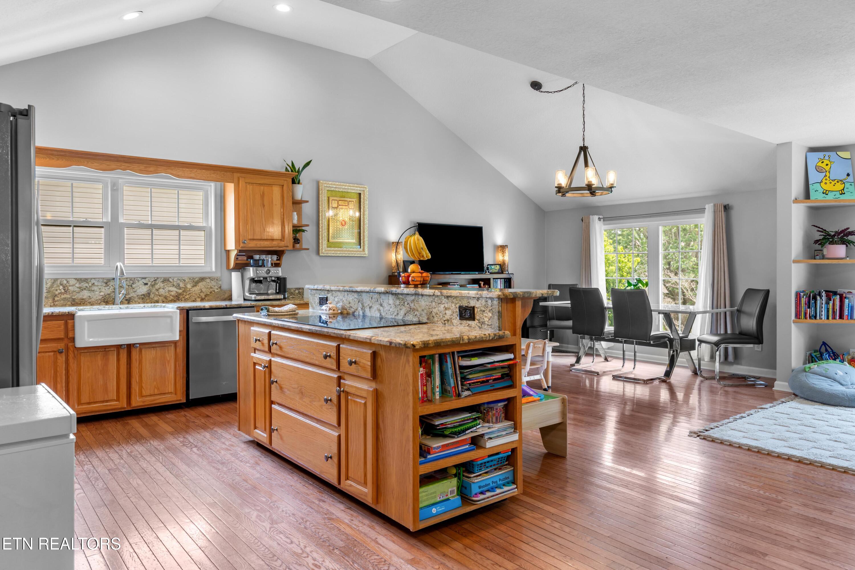 206 Hickory Lane Jacksboro TN 37757