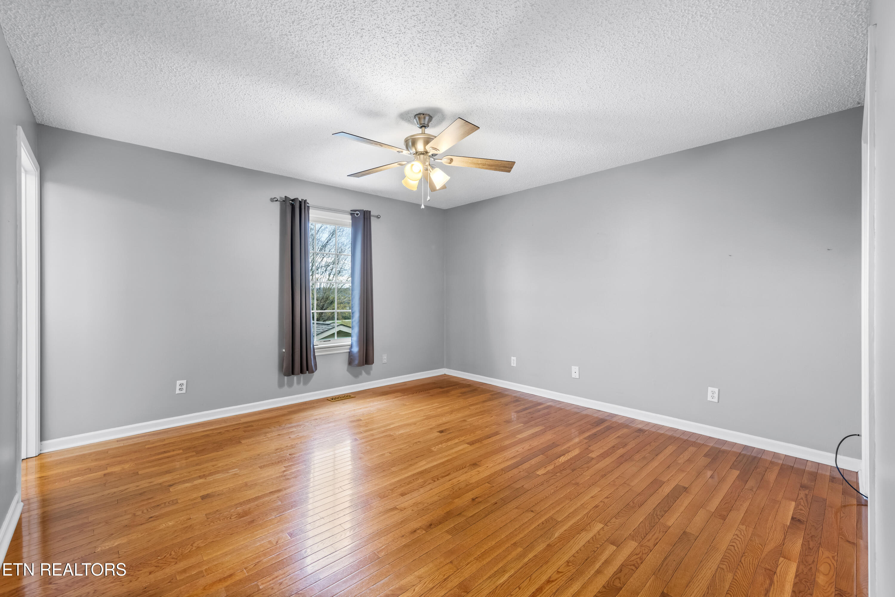 206 Hickory Lane Jacksboro TN 37757