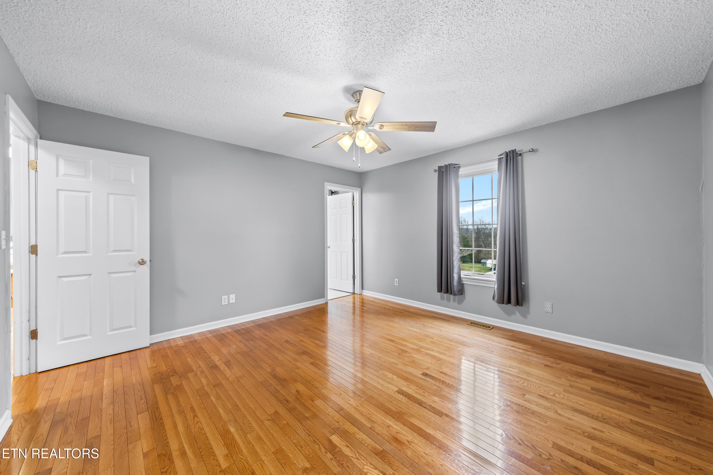 206 Hickory Lane Jacksboro TN 37757