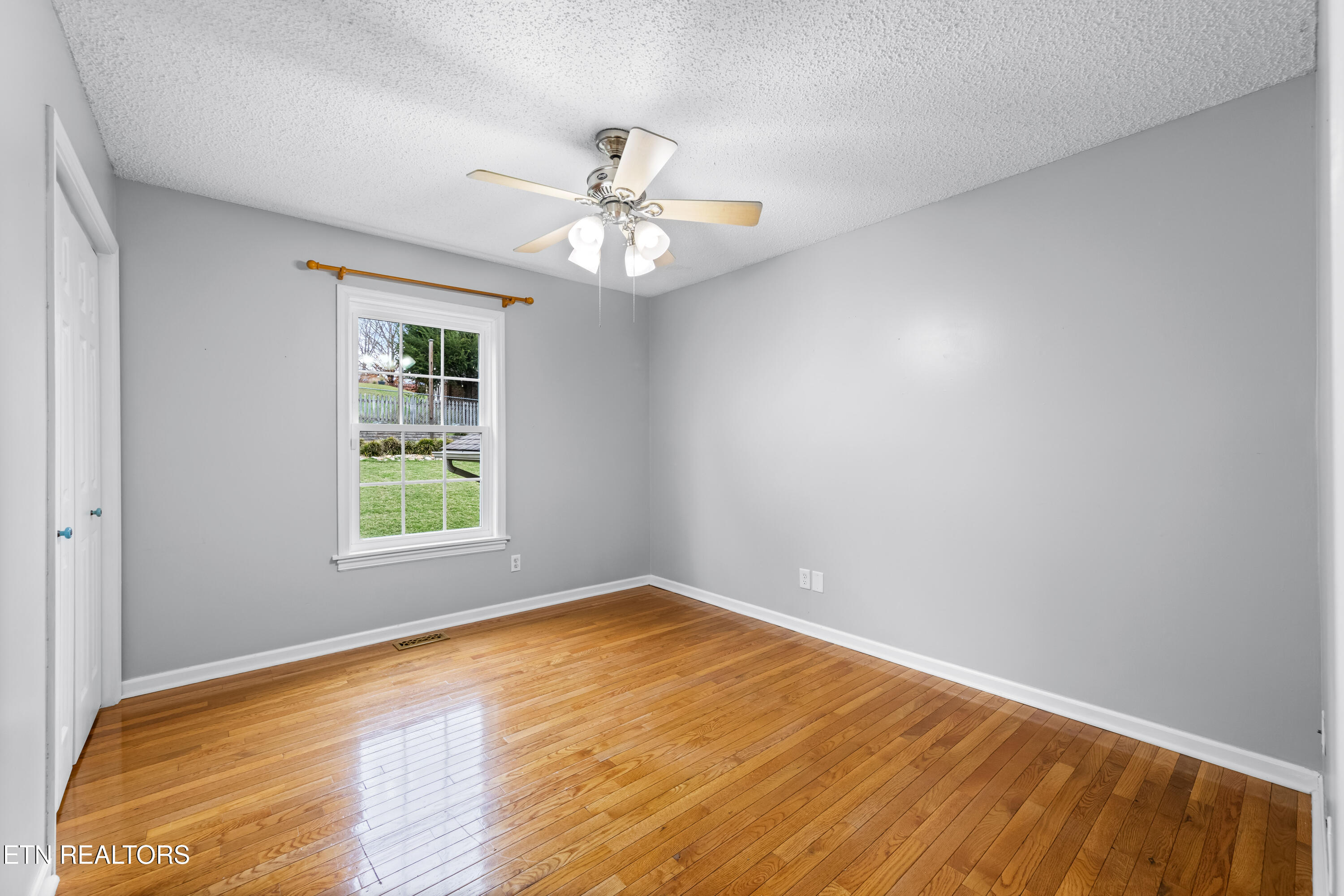 206 Hickory Lane Jacksboro TN 37757