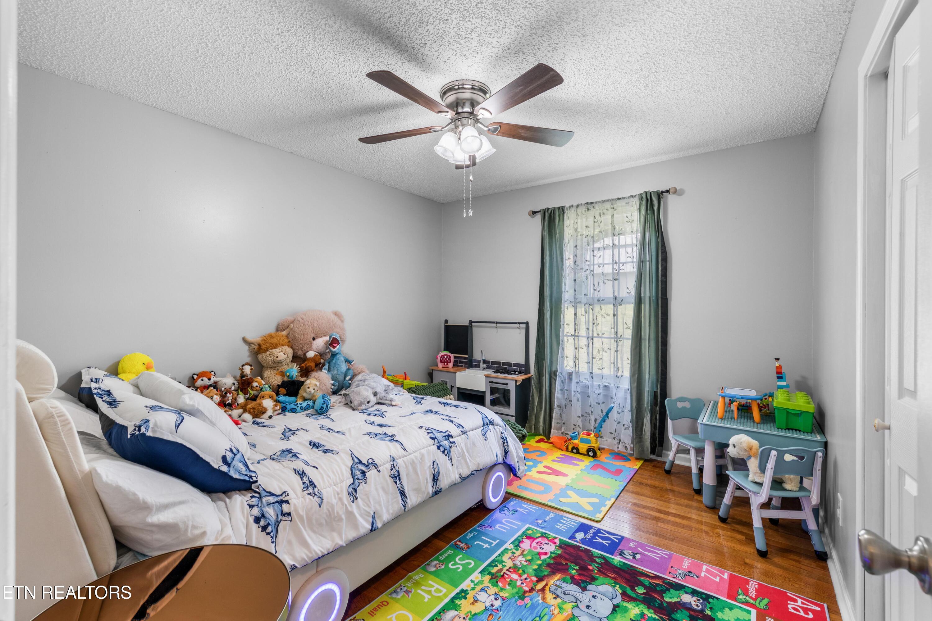 206 Hickory Lane Jacksboro TN 37757