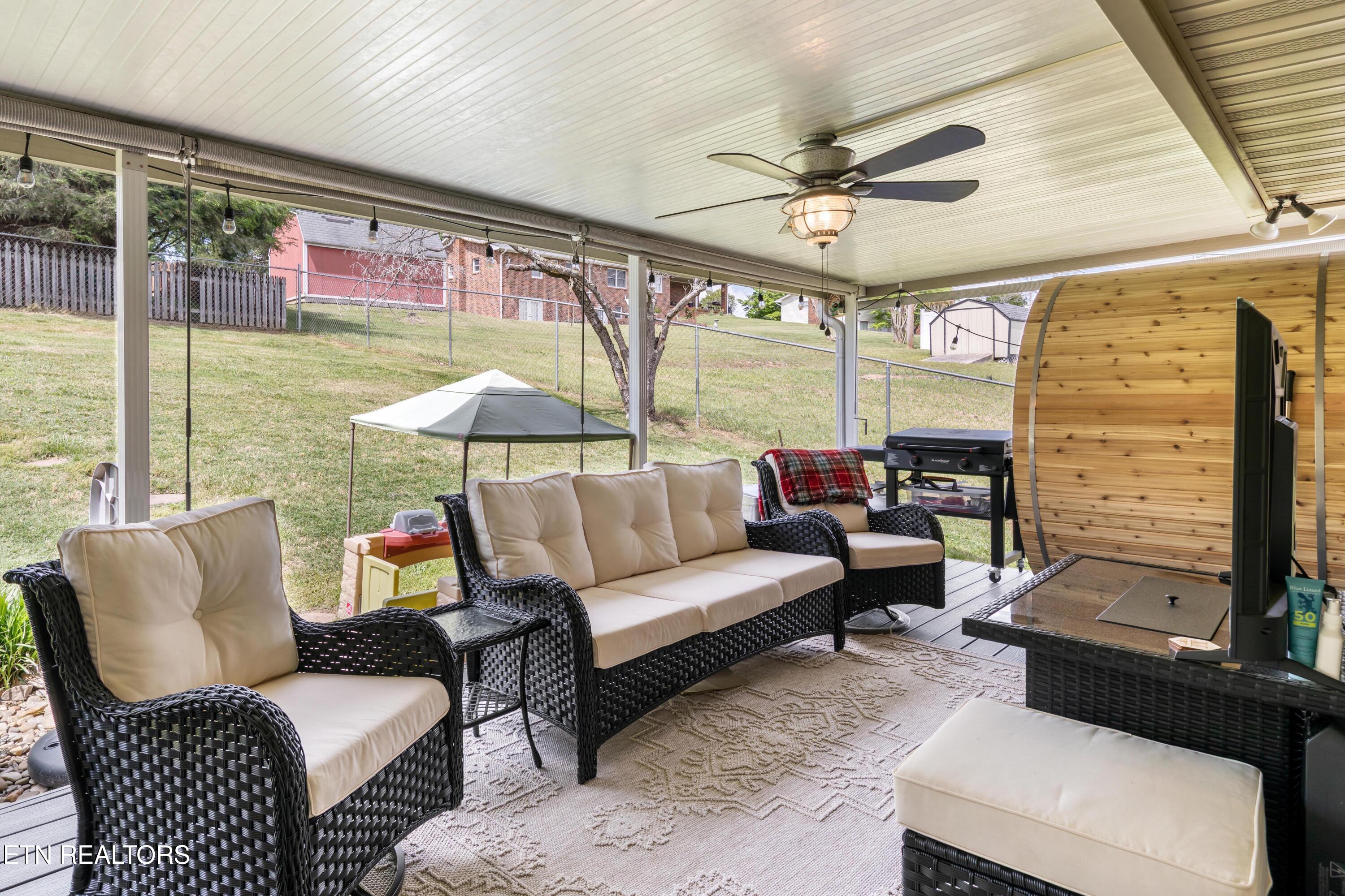 206 Hickory Lane Jacksboro TN 37757