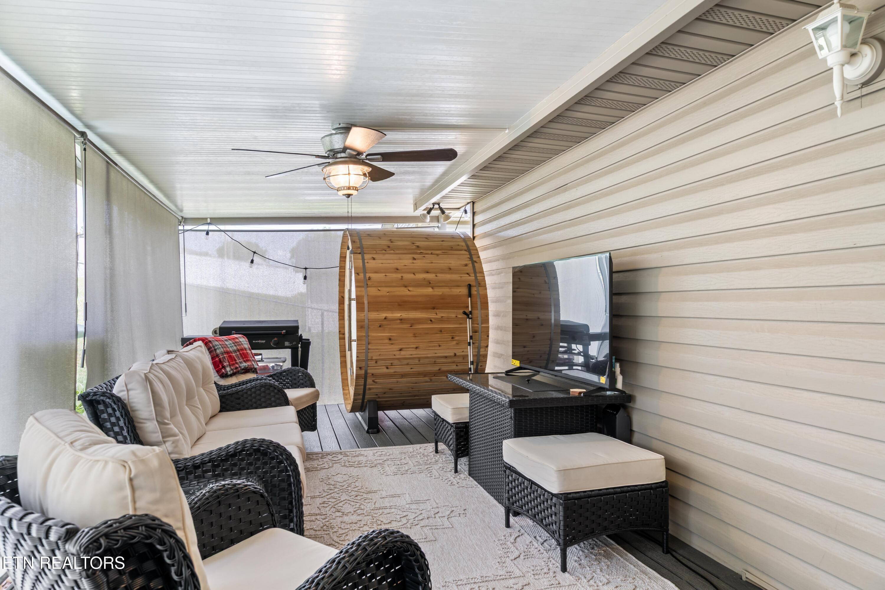 206 Hickory Lane Jacksboro TN 37757