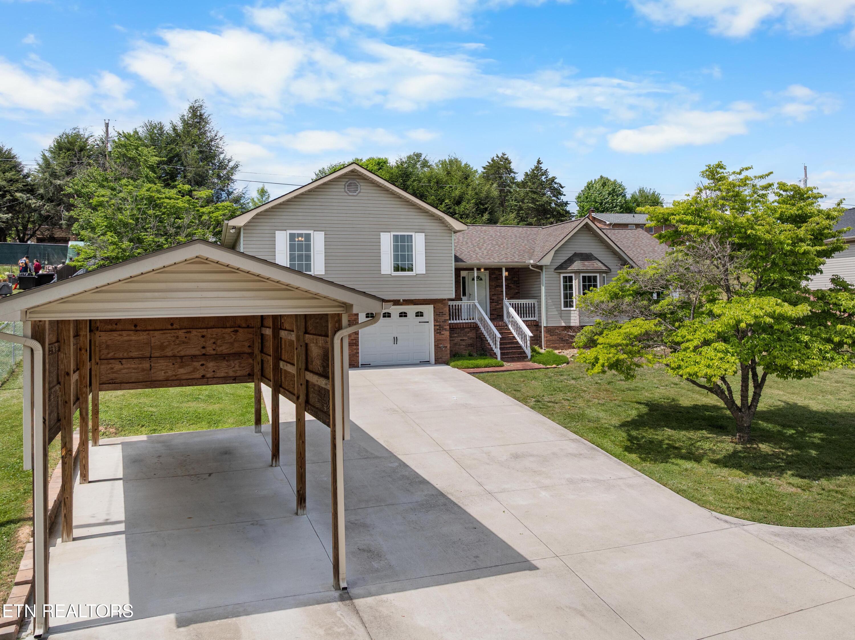 206 Hickory Lane Jacksboro TN 37757