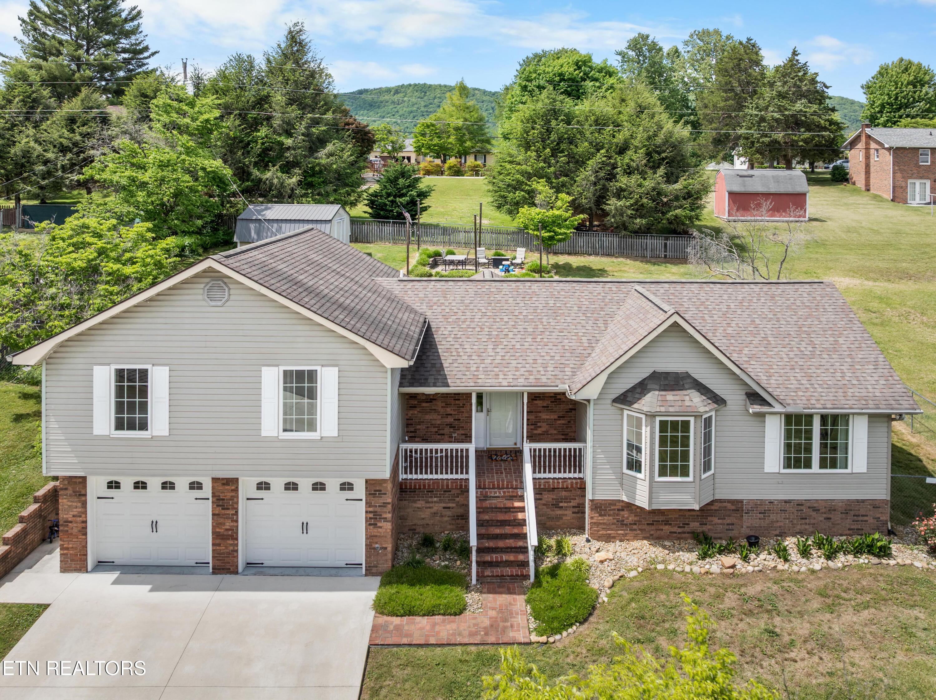 206 Hickory Lane Jacksboro TN 37757