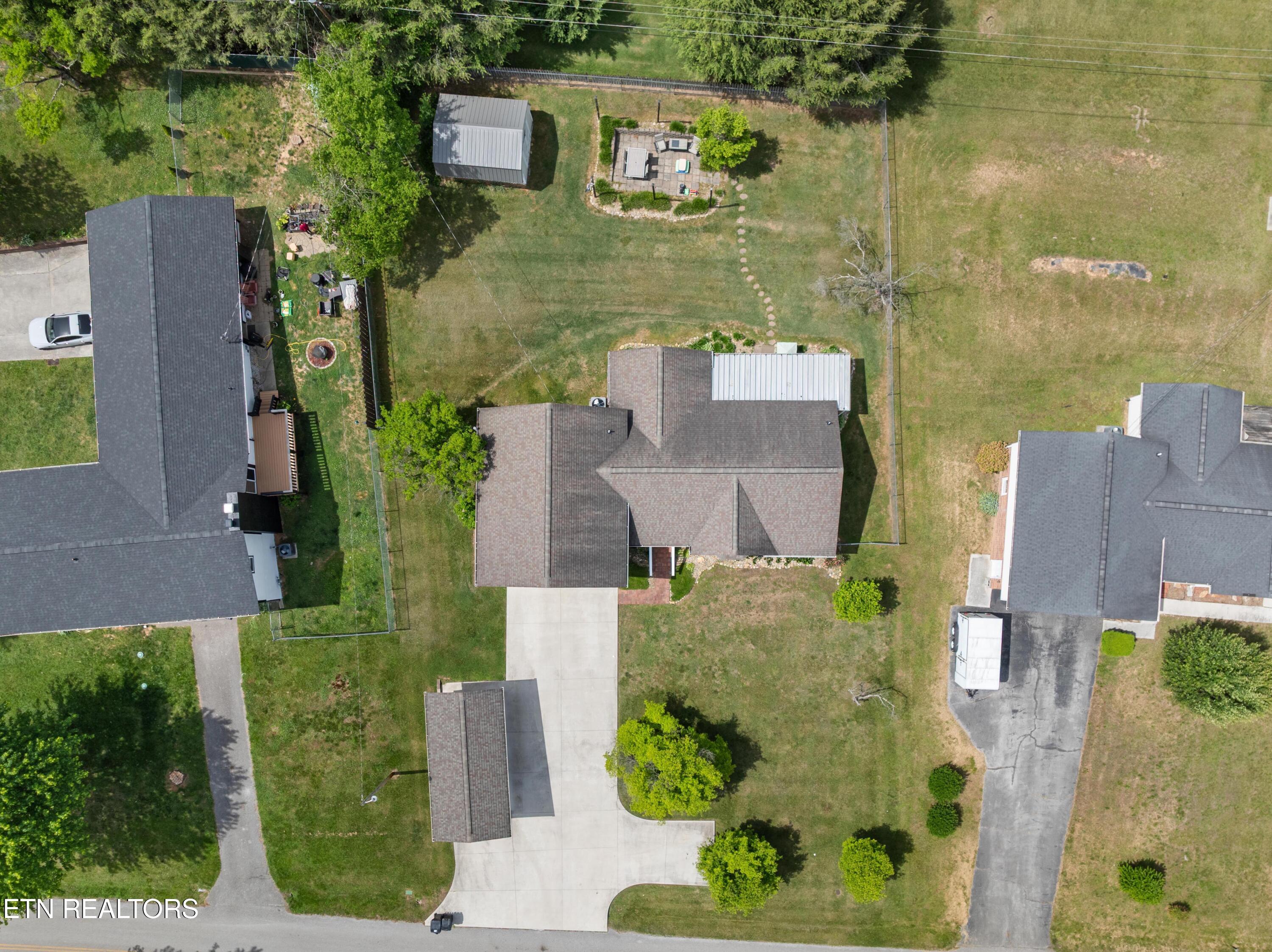 206 Hickory Lane Jacksboro TN 37757