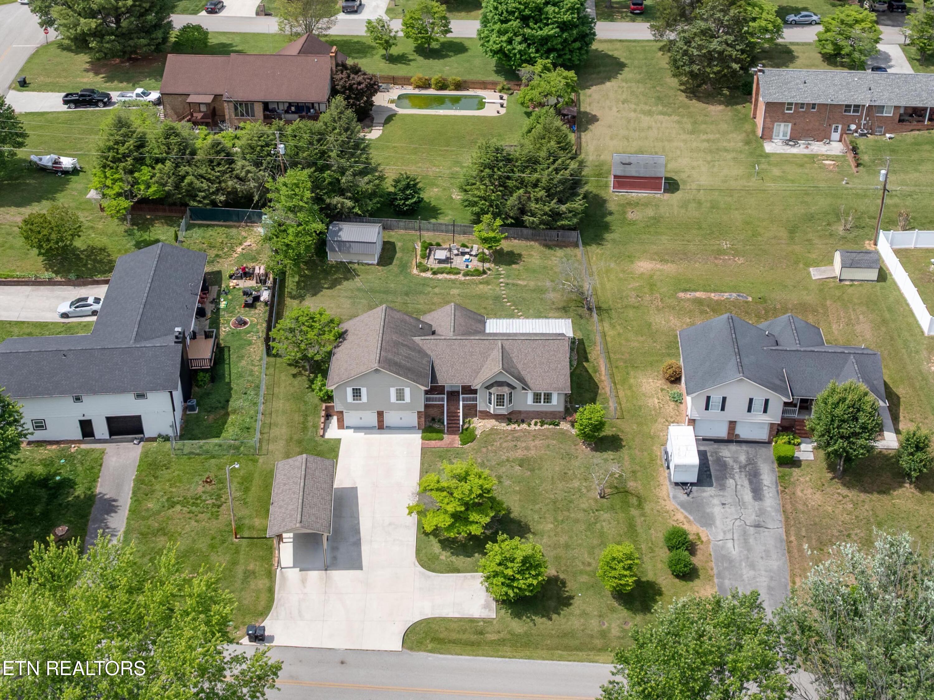 206 Hickory Lane Jacksboro TN 37757