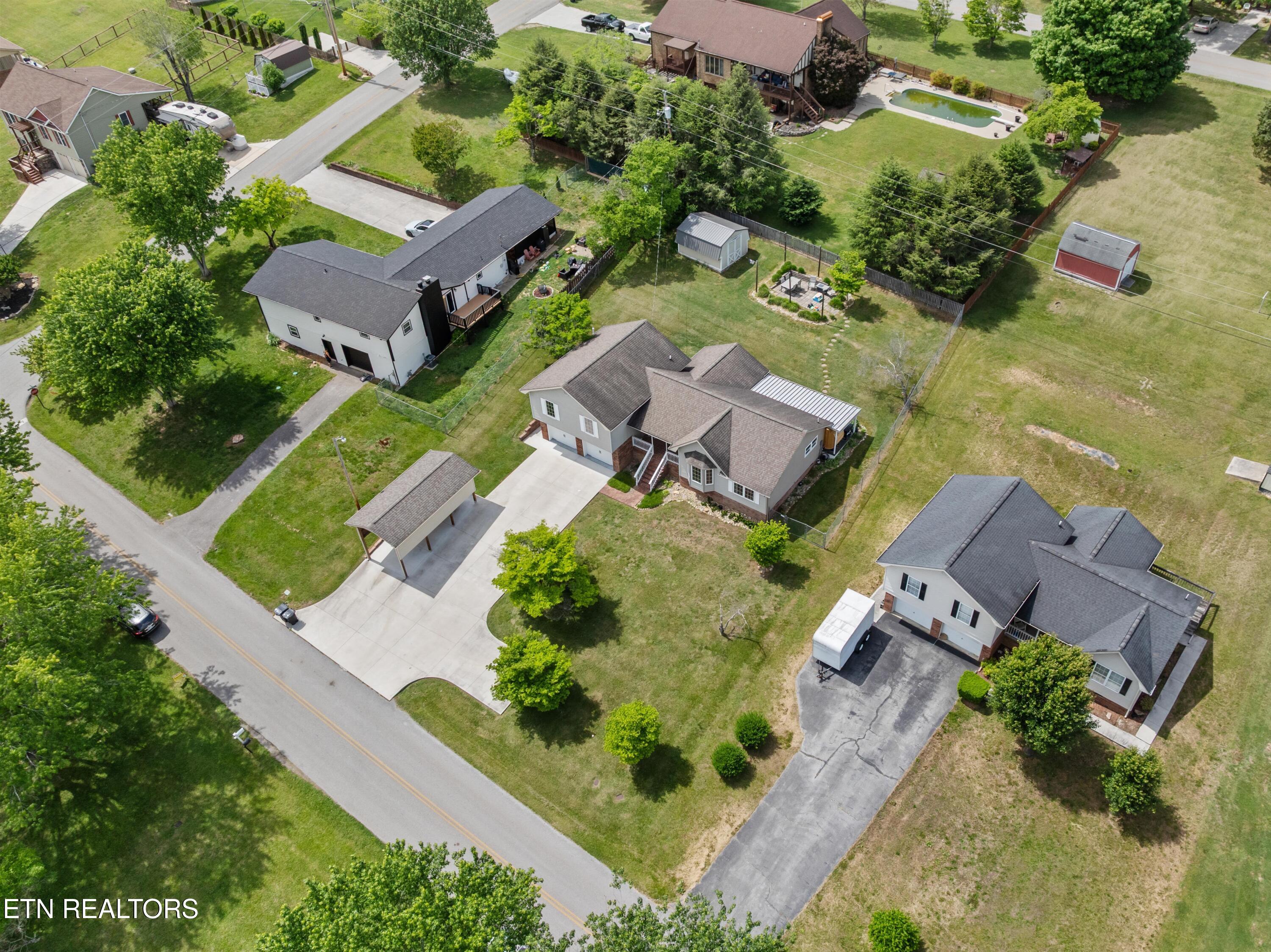 206 Hickory Lane Jacksboro TN 37757