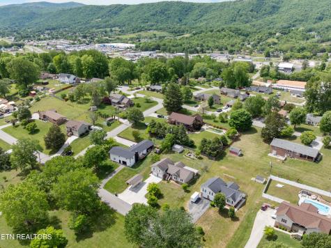 206 Hickory Lane Jacksboro TN 37757