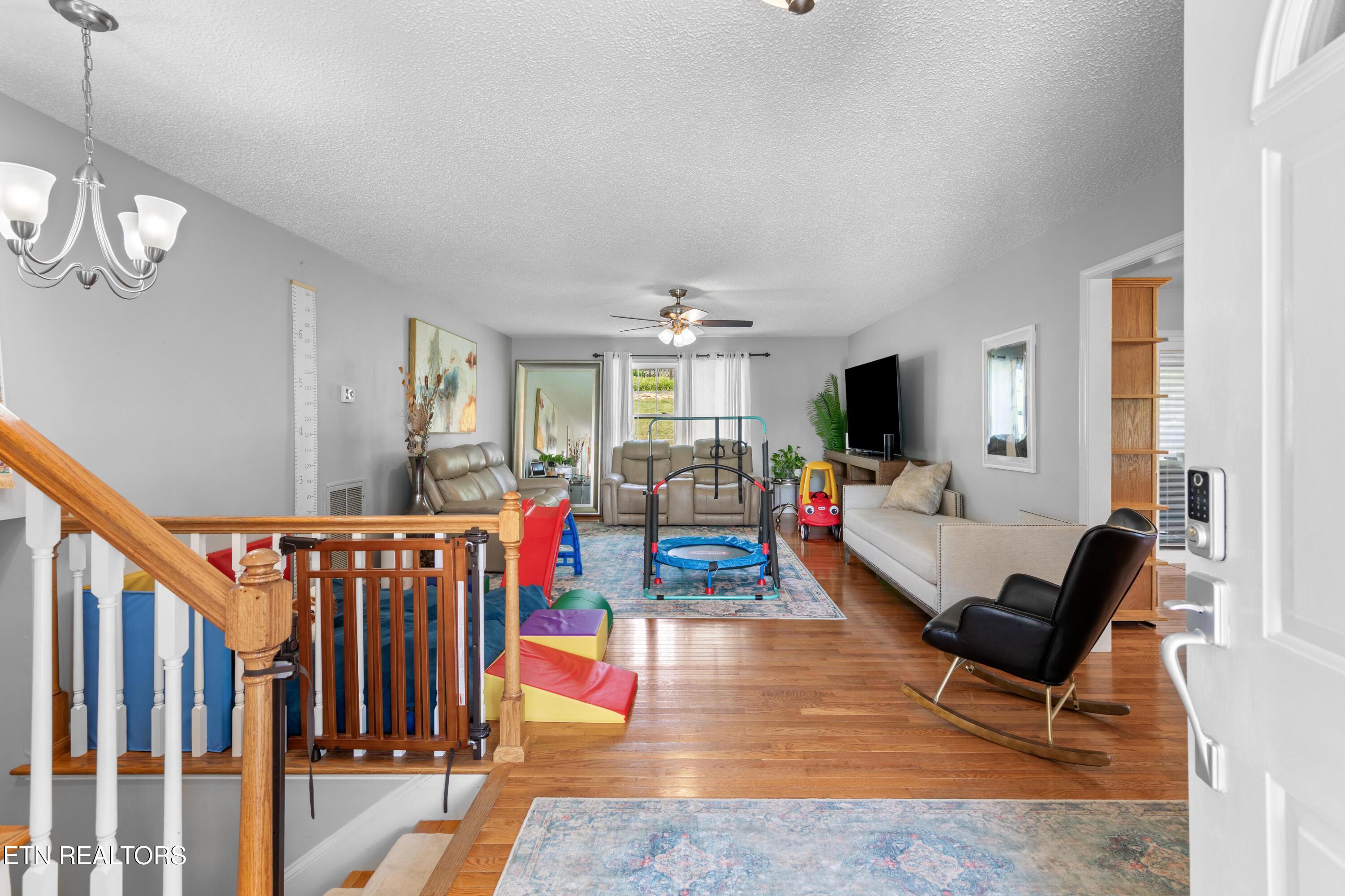 206 Hickory Lane Jacksboro TN 37757