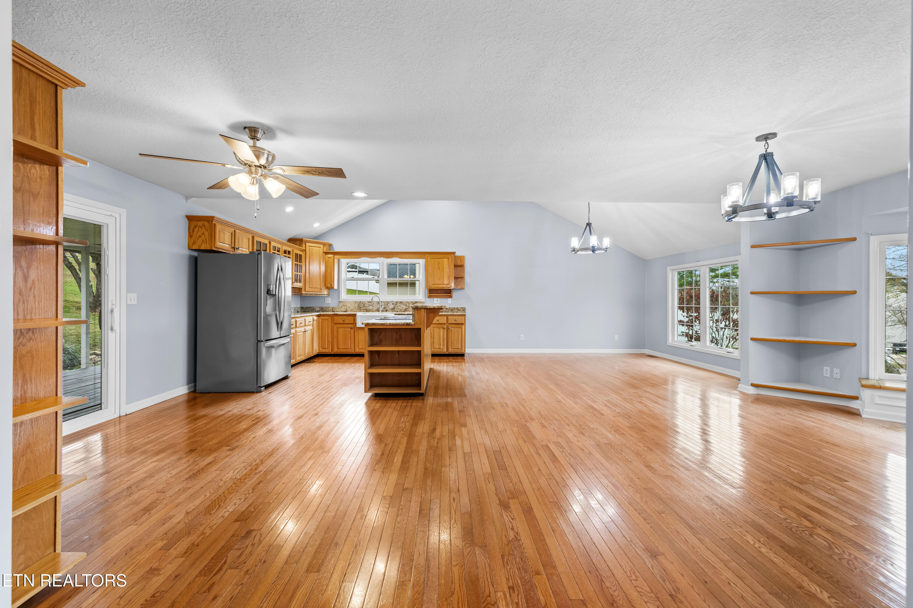 206 Hickory Lane Jacksboro TN 37757