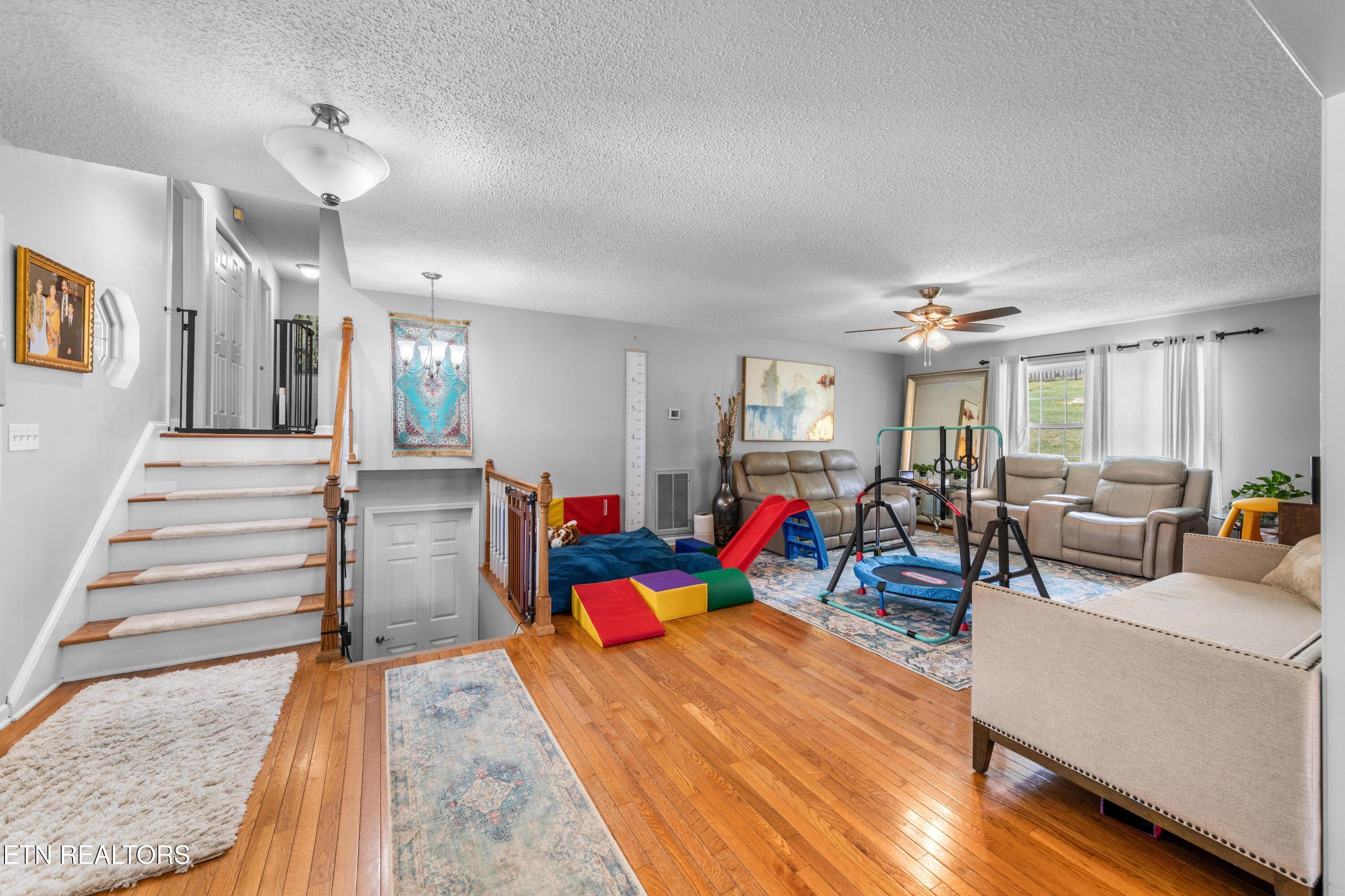 206 Hickory Lane Jacksboro TN 37757