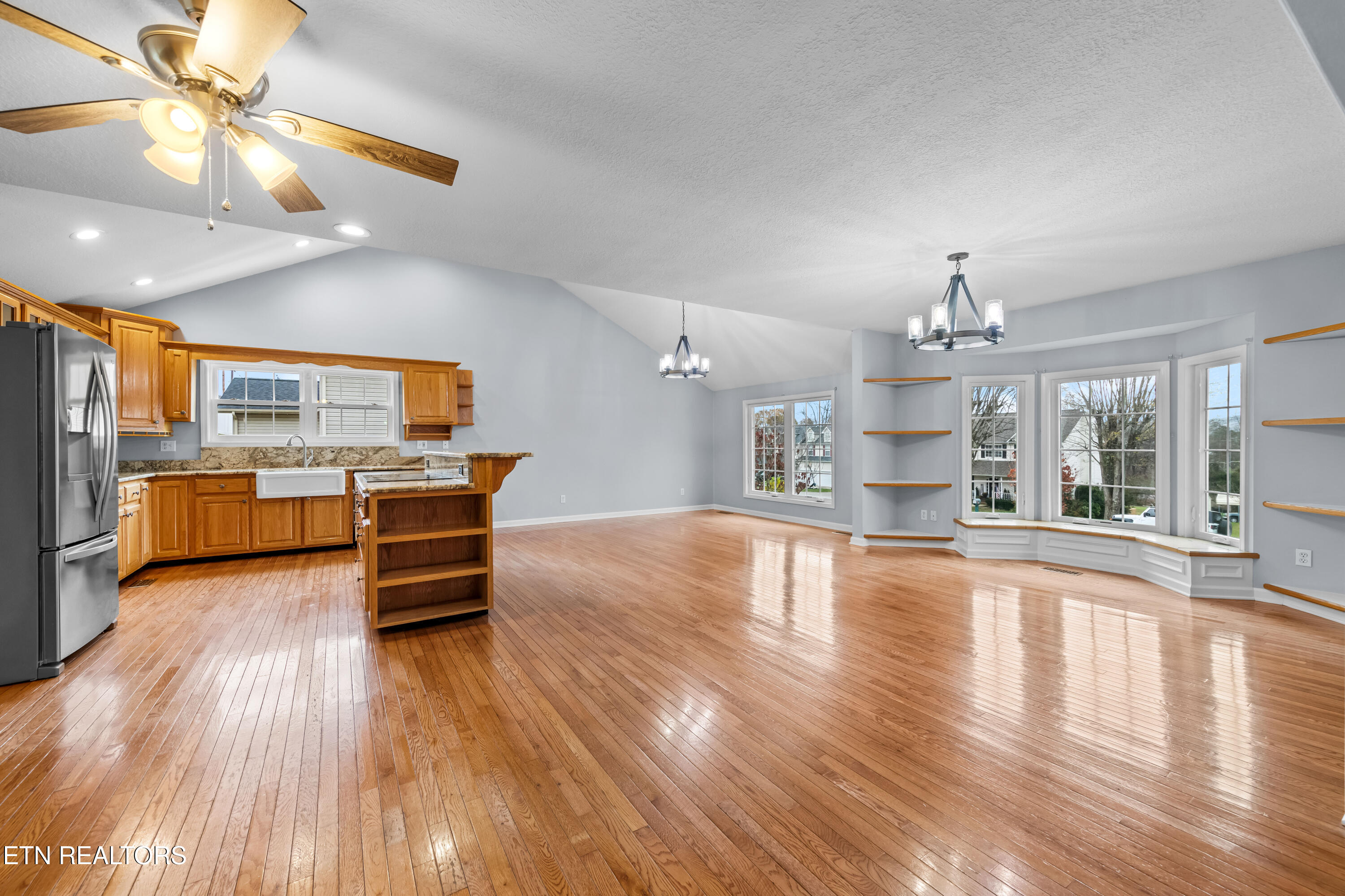 206 Hickory Lane Jacksboro TN 37757