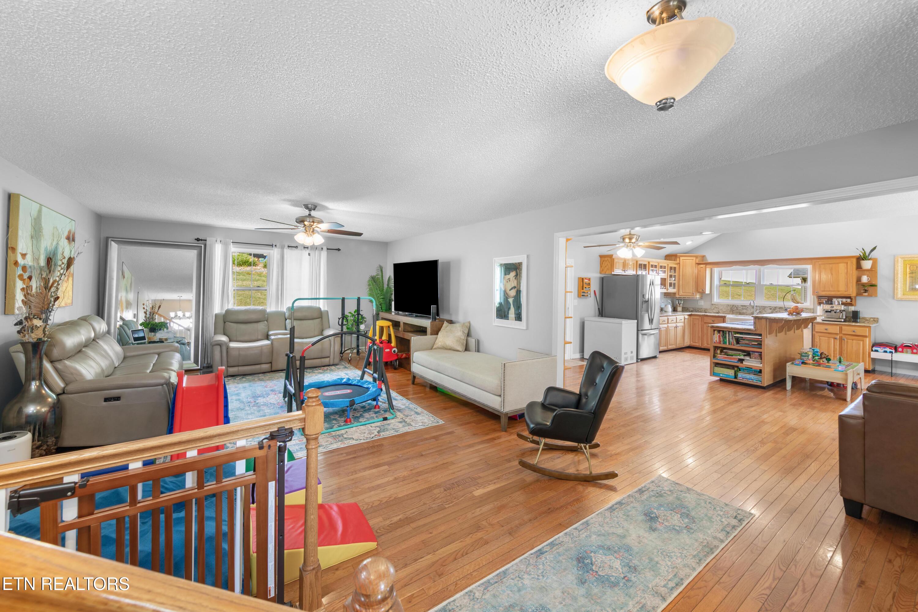 206 Hickory Lane Jacksboro TN 37757