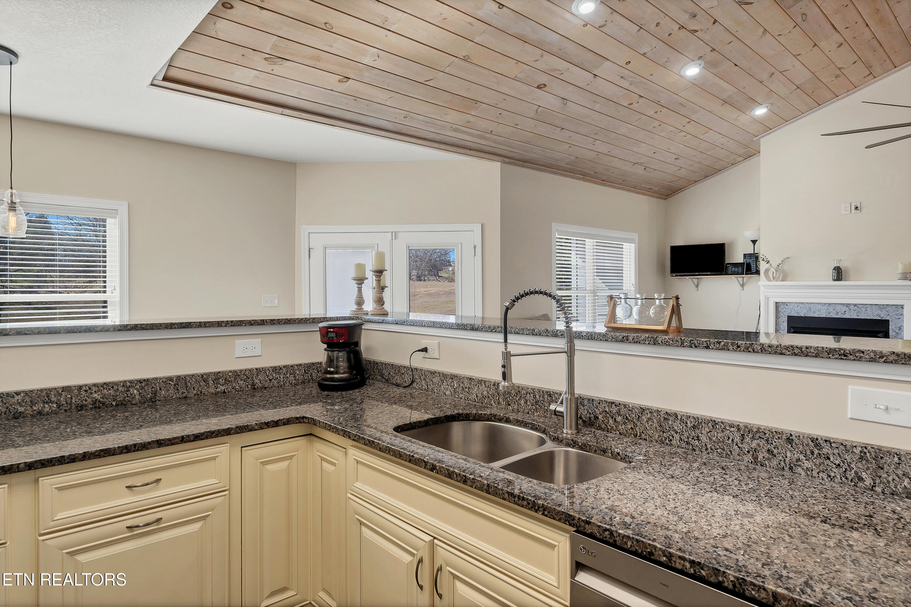 1322 Houston Springs Road Greenback TN 37742