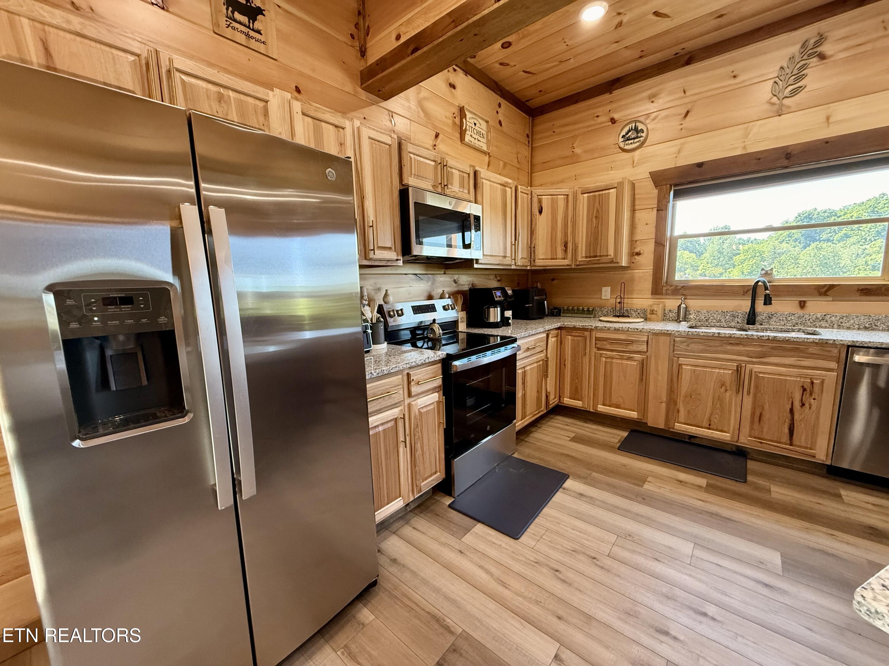 1124 Sanctuary Shores Way Sevierville TN 37876