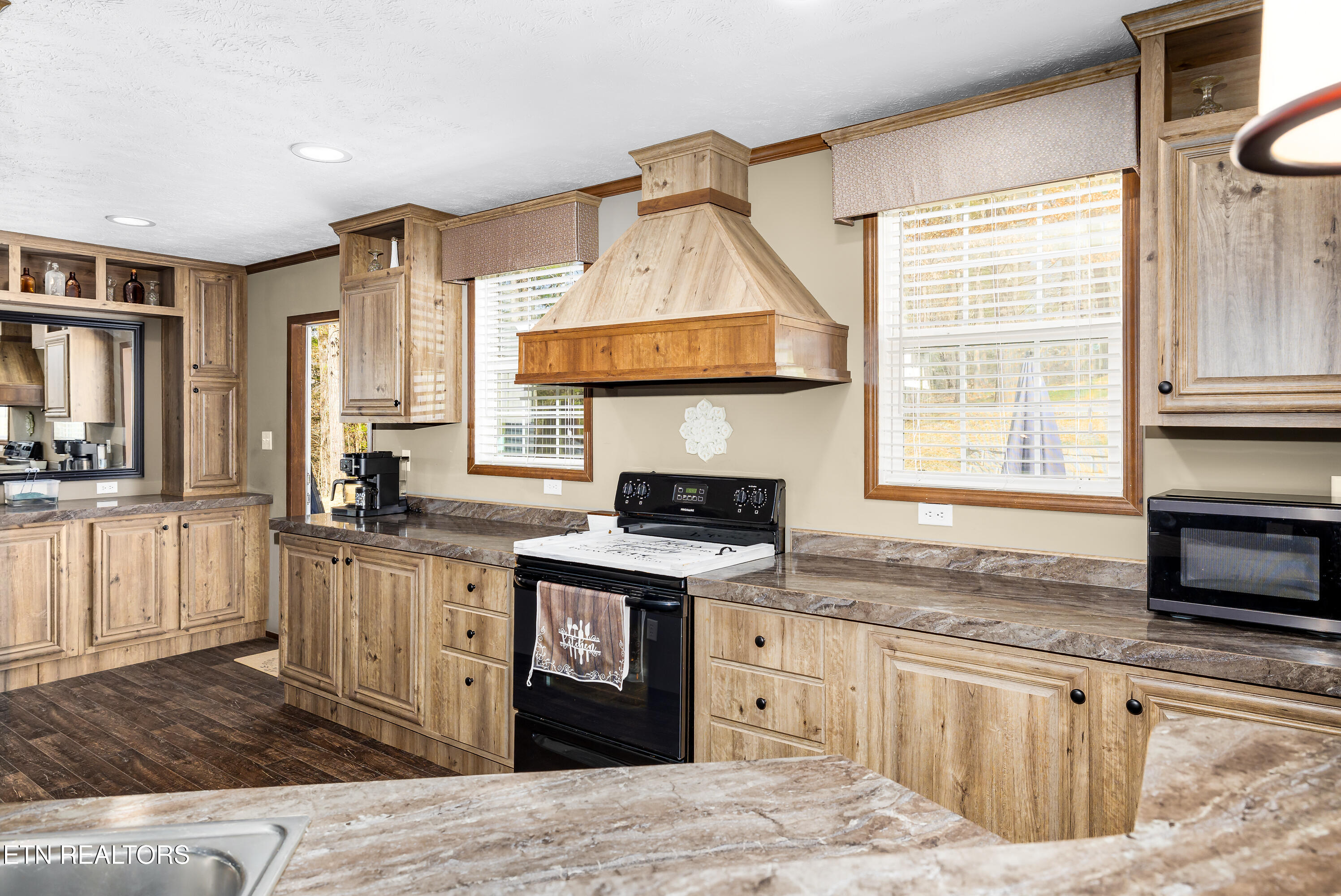 153 Powder House Road Clinton TN 37716