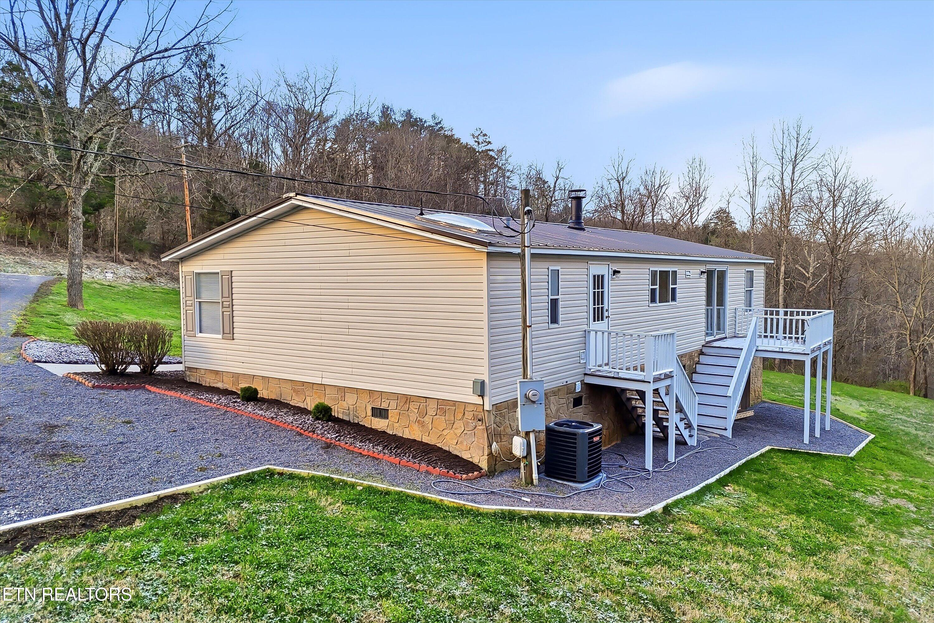 2214 Hinds Creek Road Heiskell TN 37754