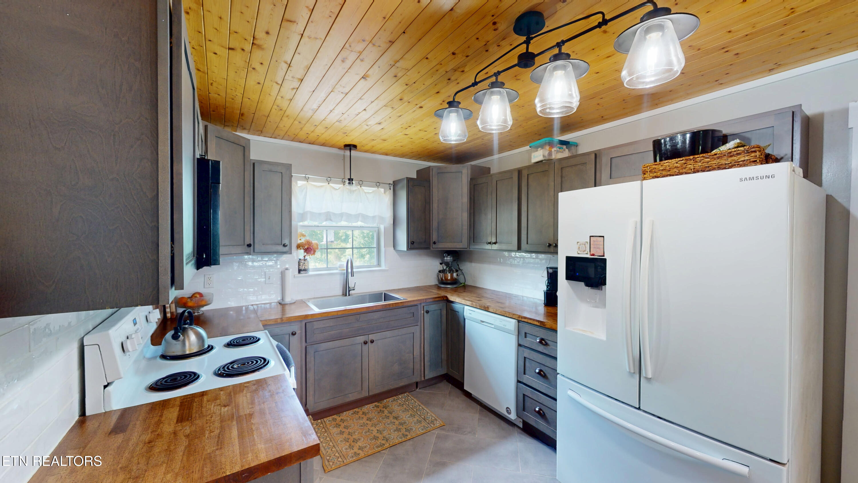 247 Belle Harrison Road Evensville TN 37332