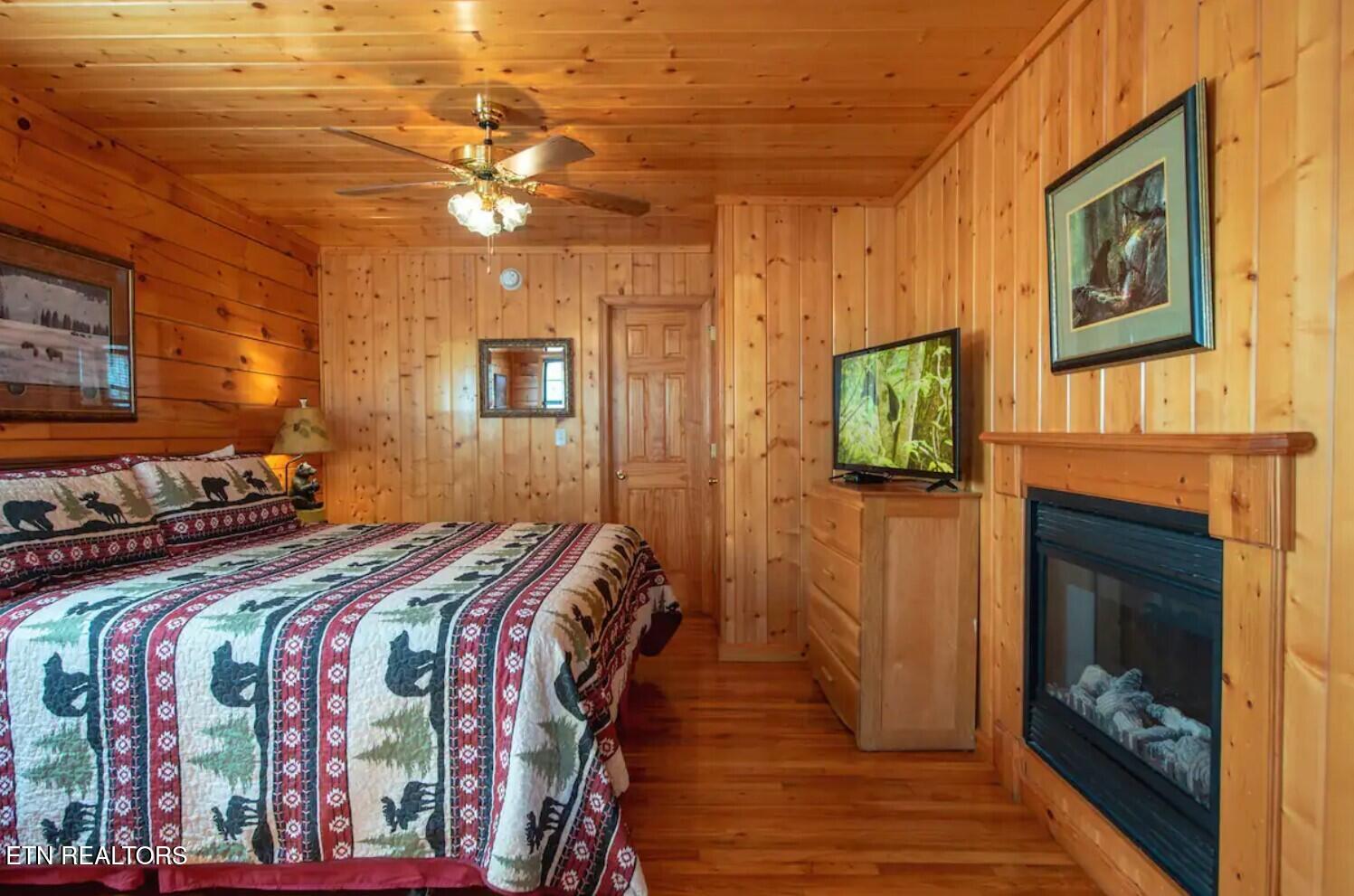 1519 Boo Boos Way Sevierville TN 37862