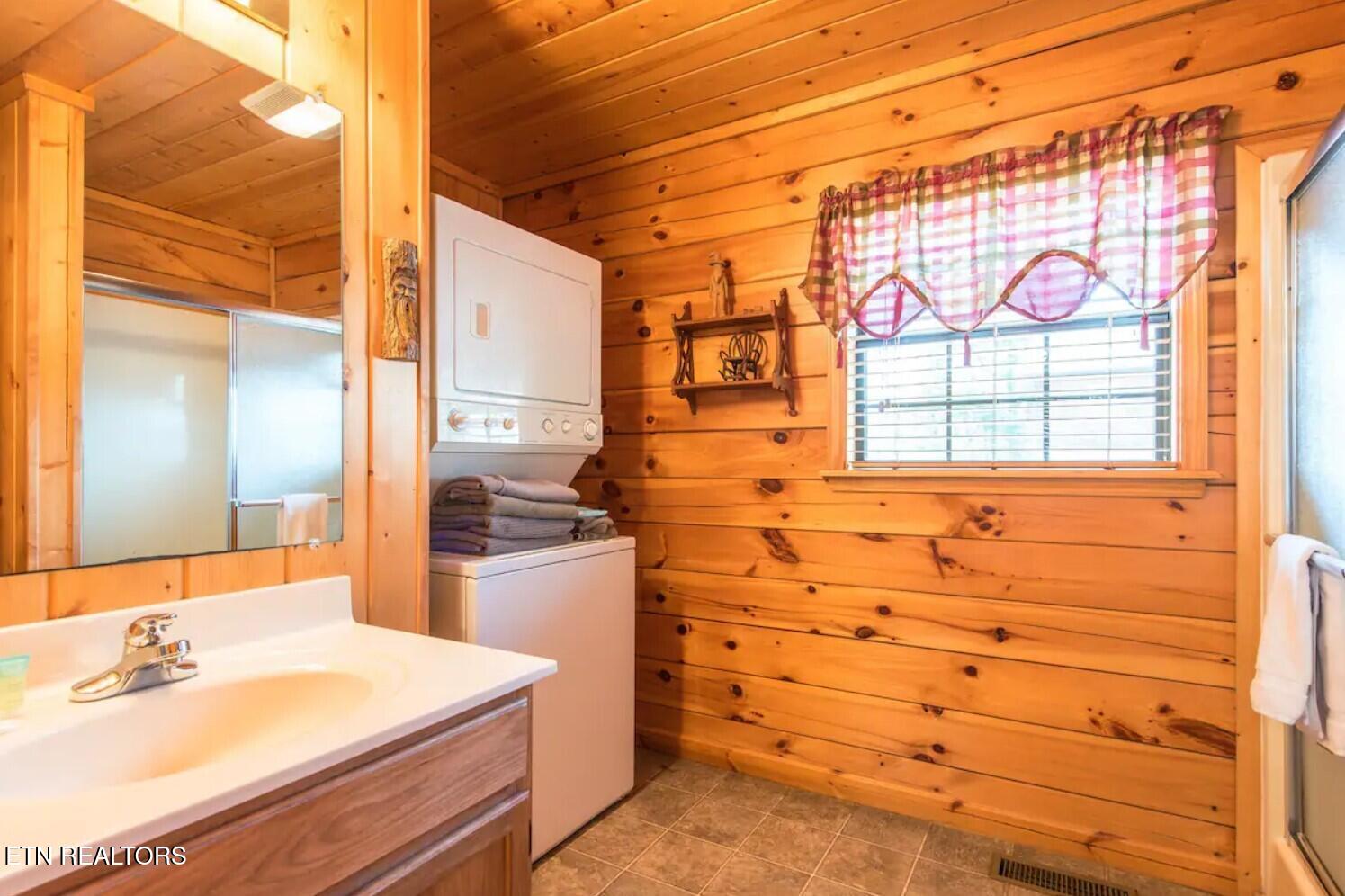 1519 Boo Boos Way Sevierville TN 37862