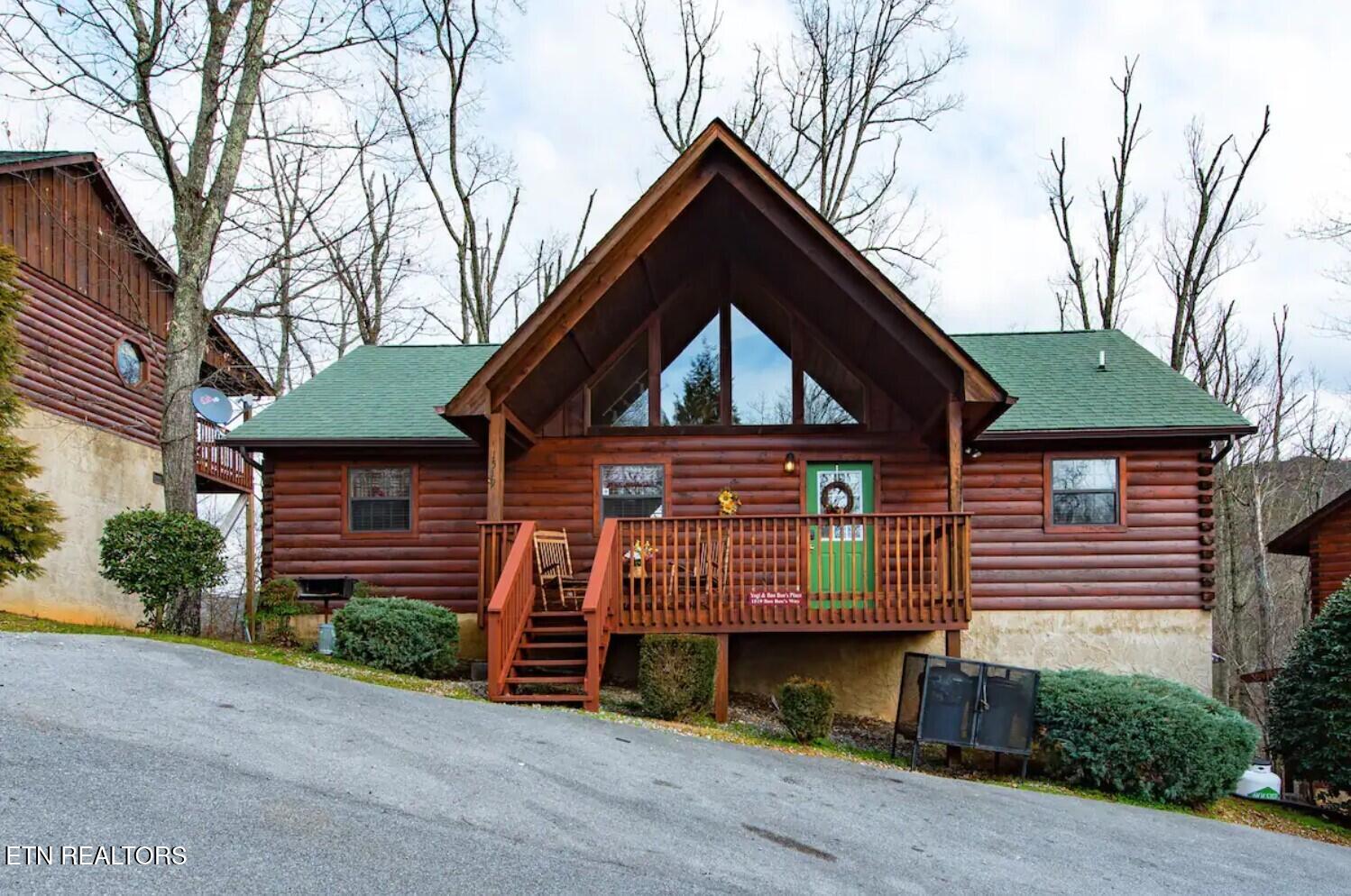 1519 Boo Boos Way Sevierville TN 37862