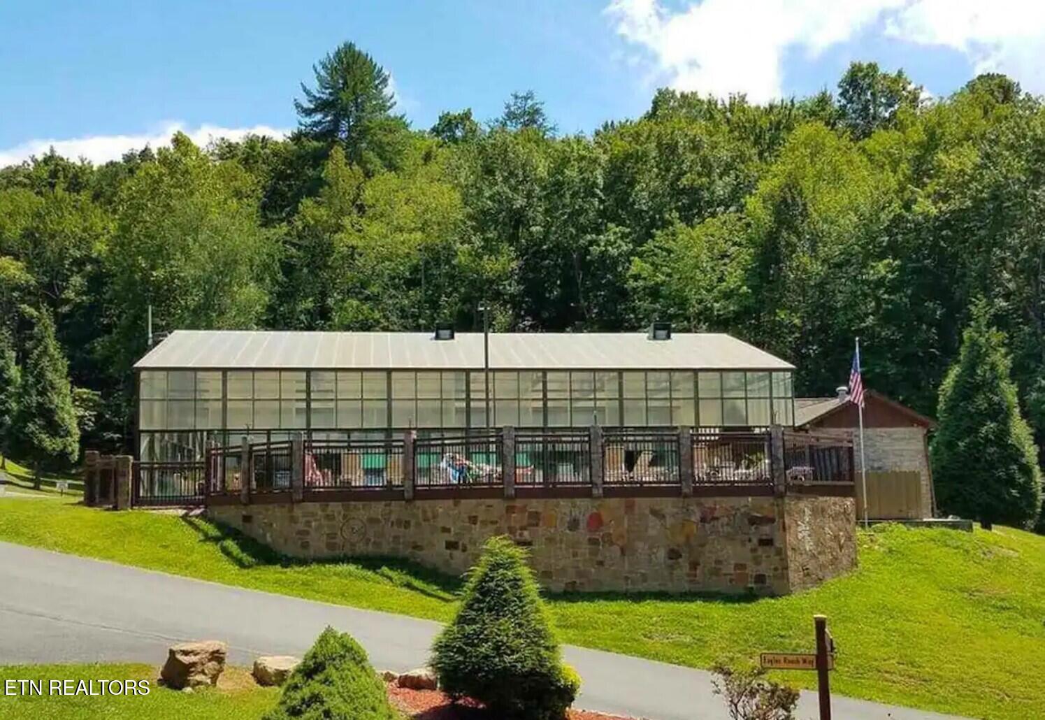 1519 Boo Boos Way Sevierville TN 37862