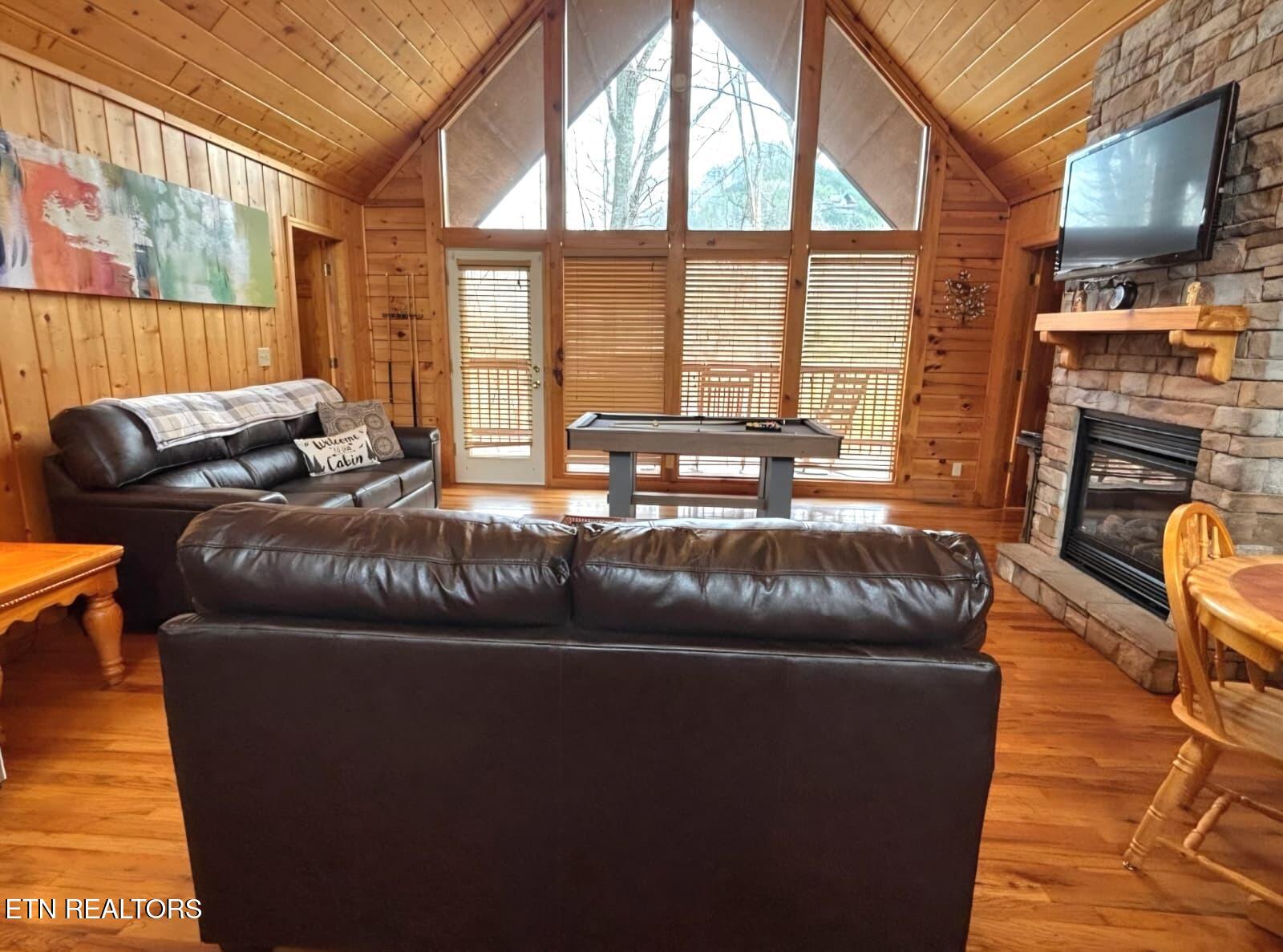 1519 Boo Boos Way Sevierville TN 37862