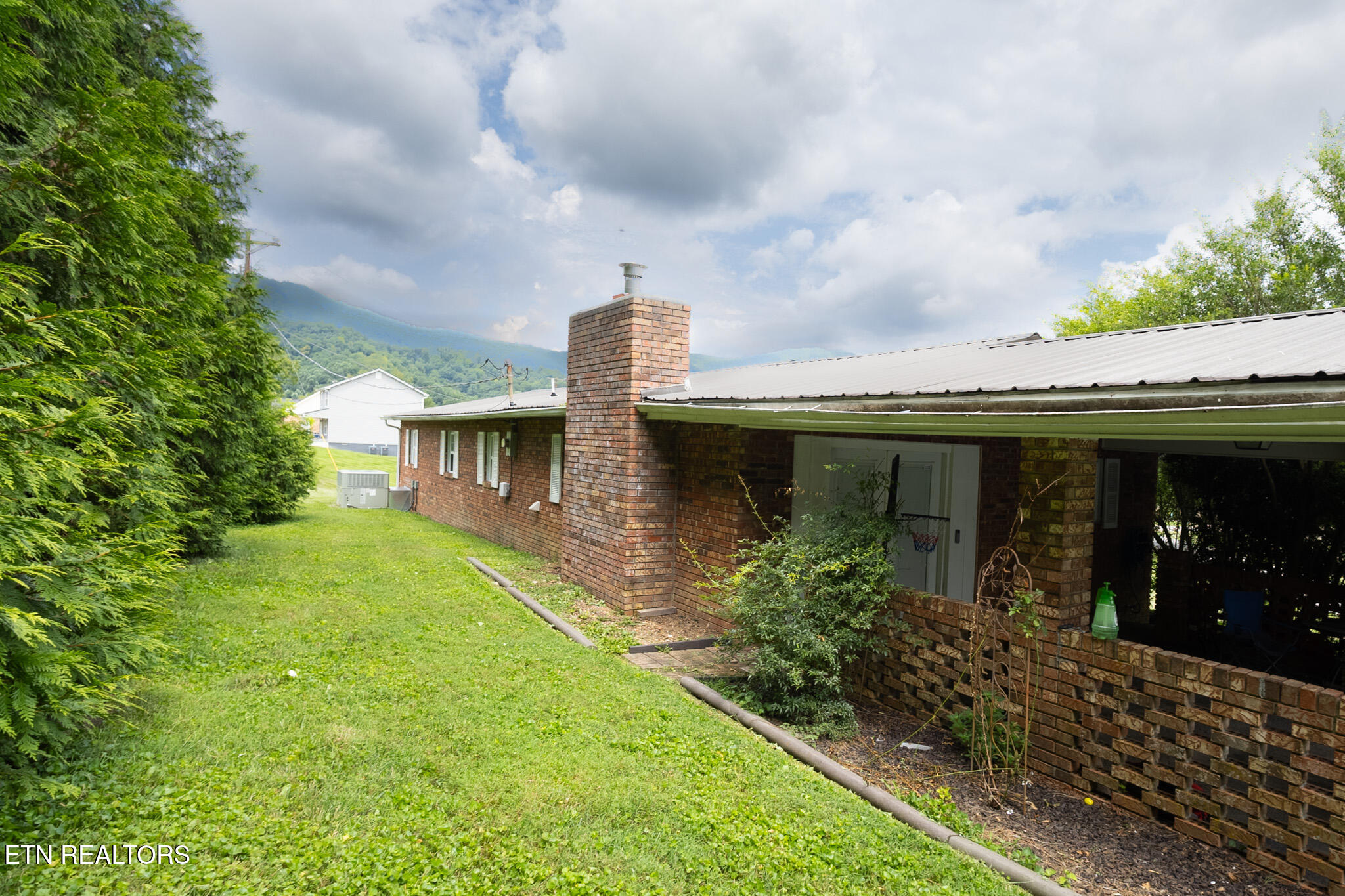 539 Fulton Road Harrogate TN 37752