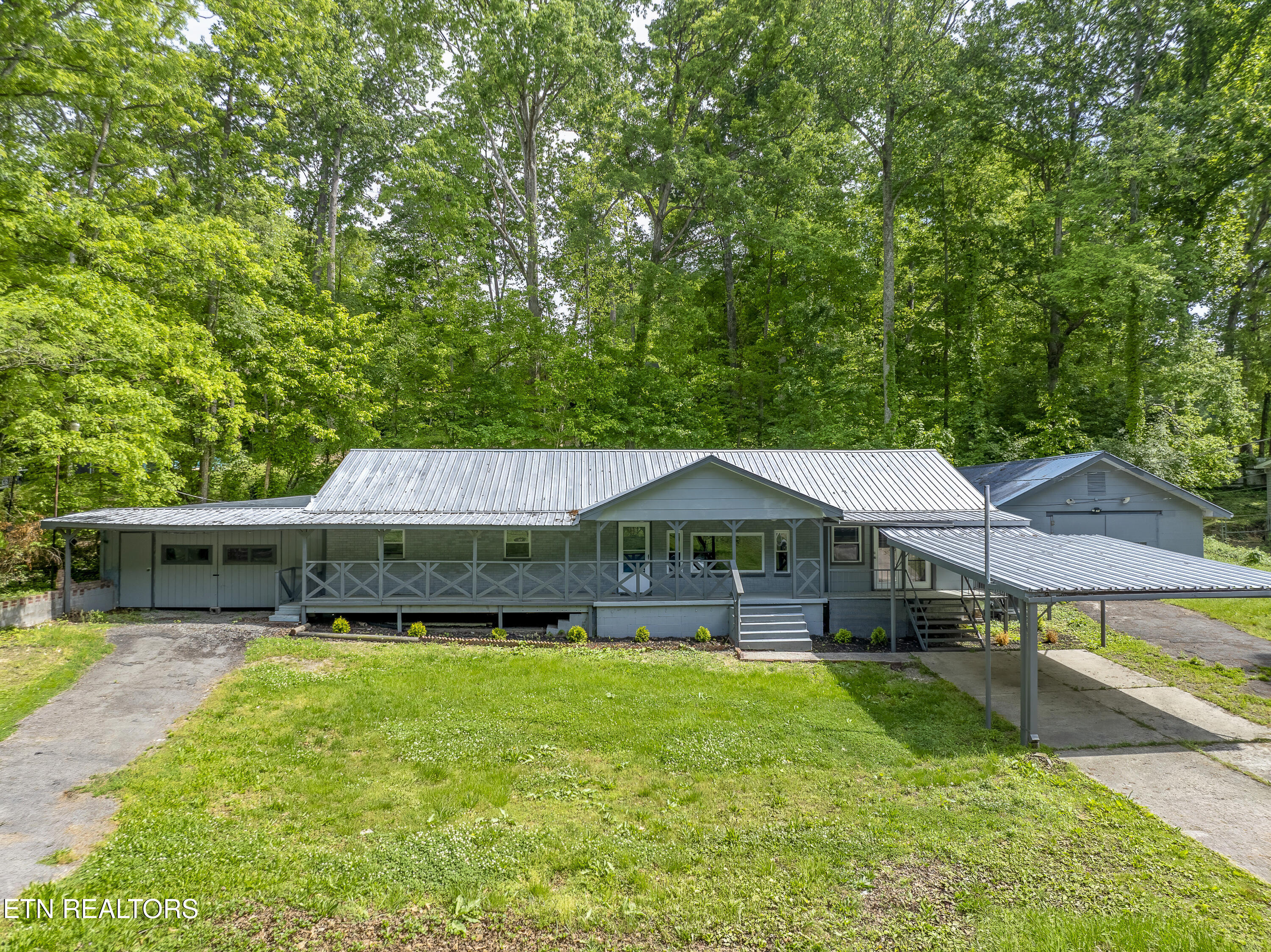 1037 Foust Carney Road Powell TN 37849