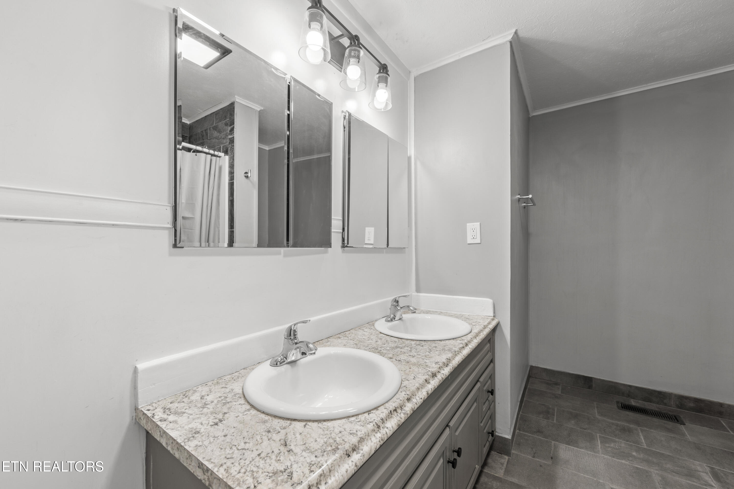 1037 Foust Carney Road Powell TN 37849