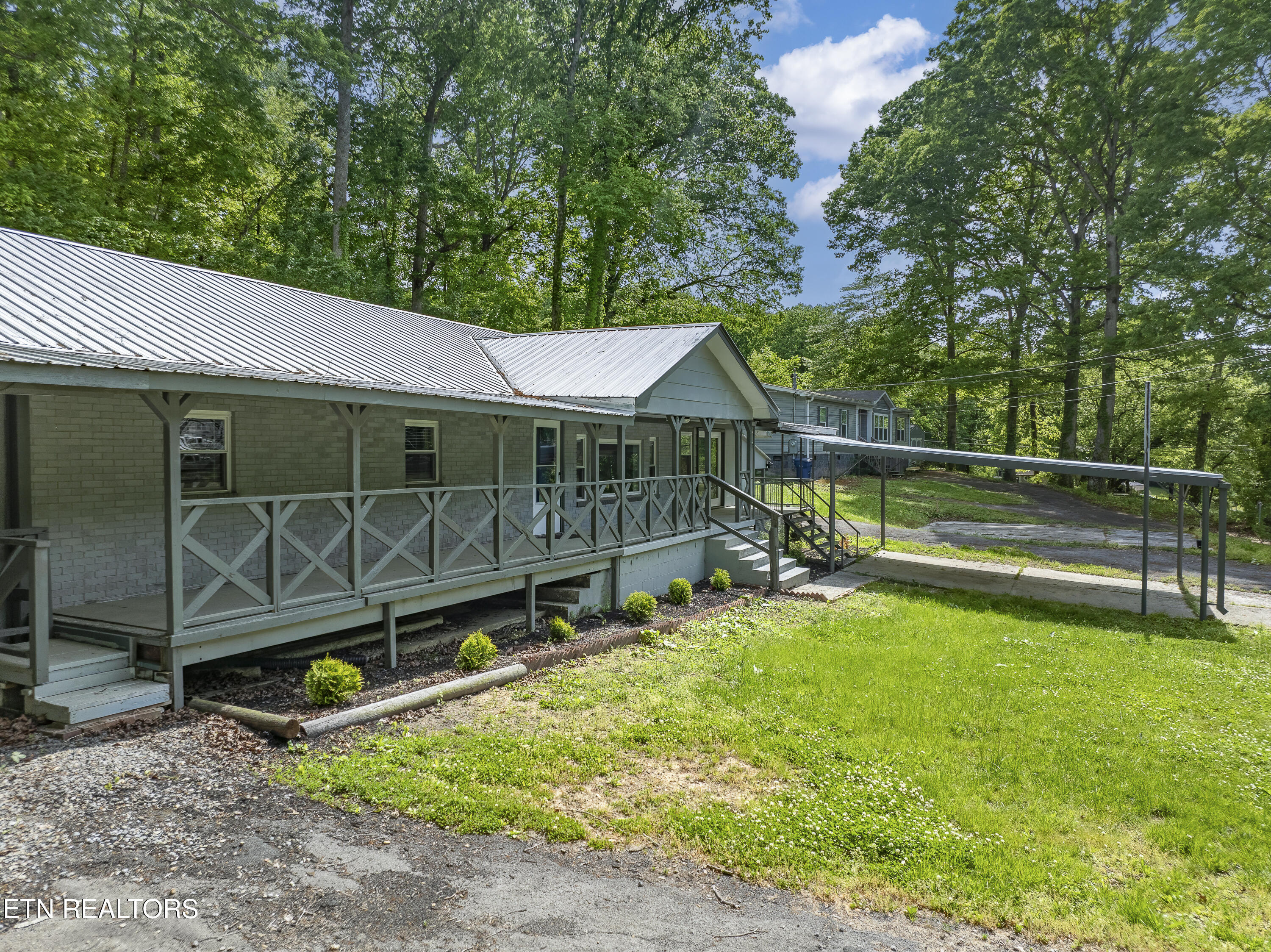 1037 Foust Carney Road Powell TN 37849