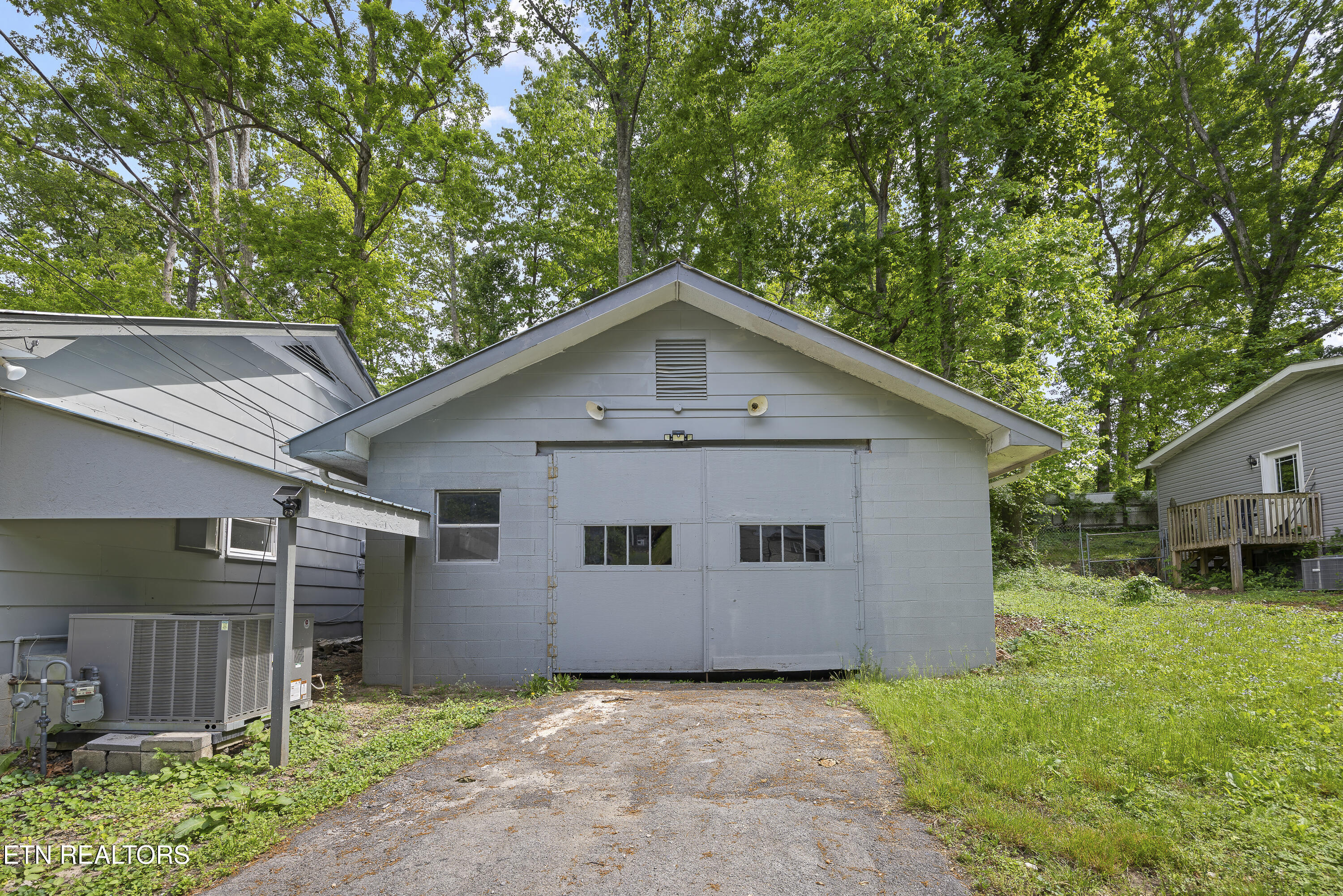 1037 Foust Carney Road Powell TN 37849