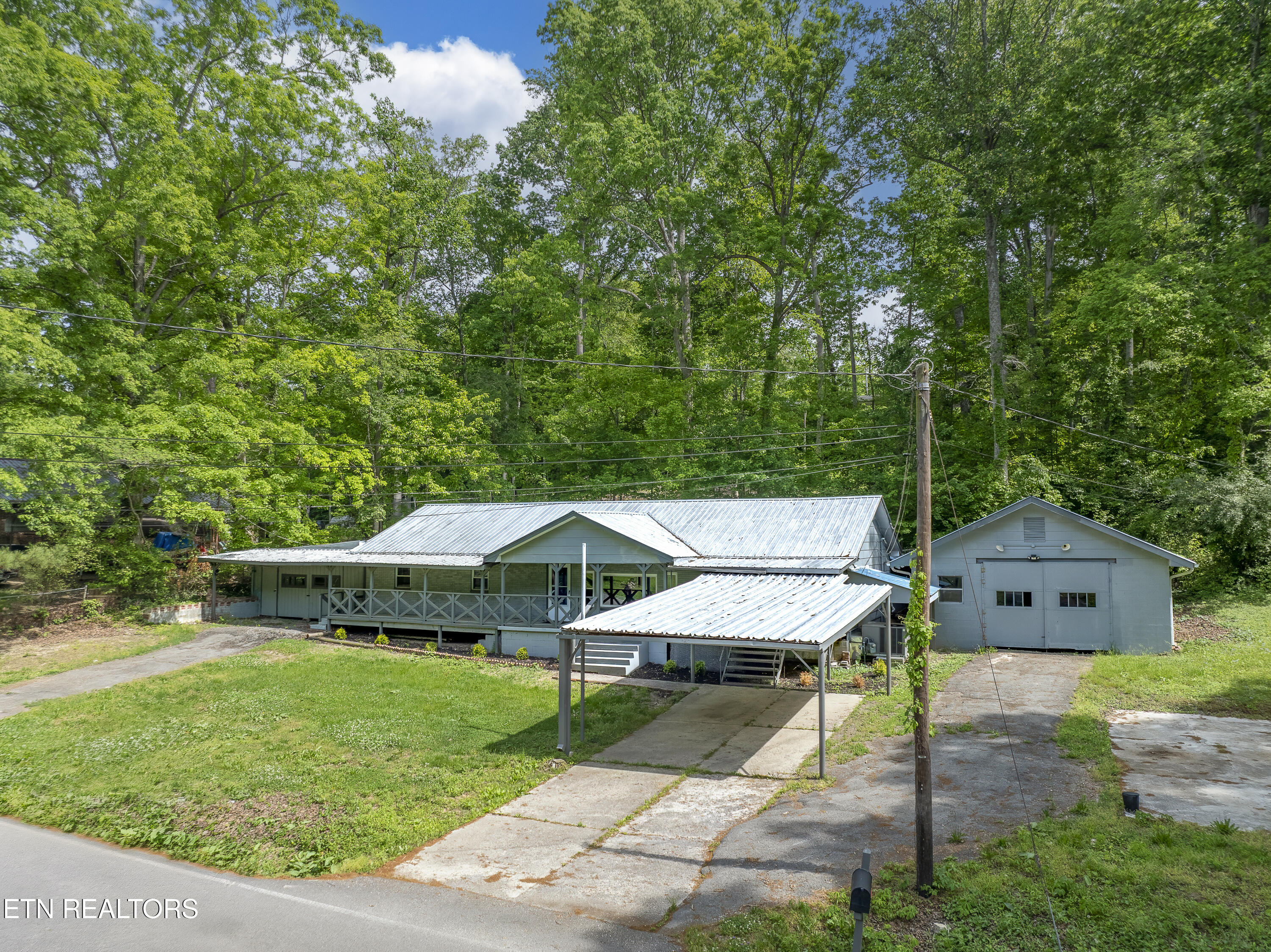 1037 Foust Carney Road Powell TN 37849
