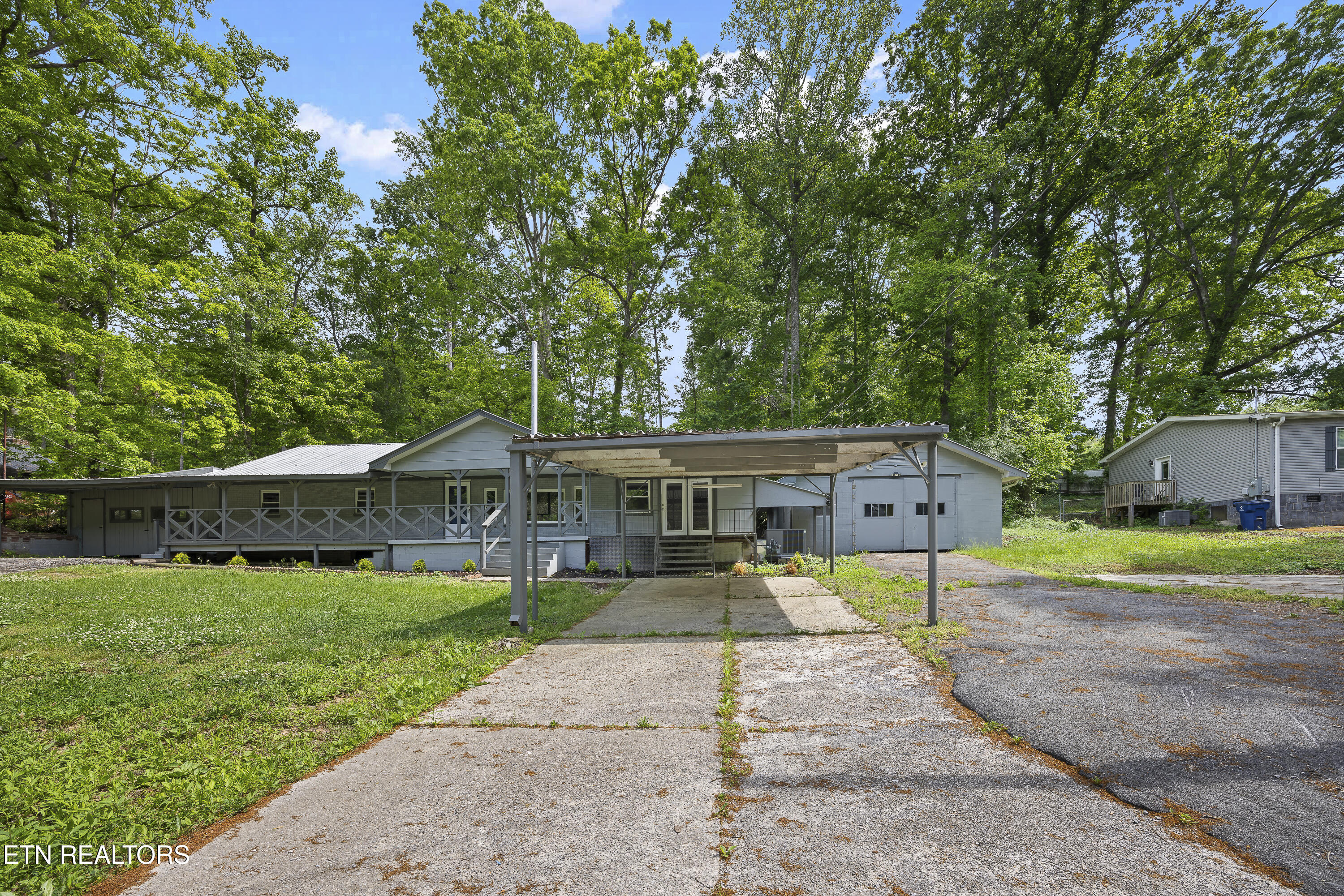 1037 Foust Carney Road Powell TN 37849