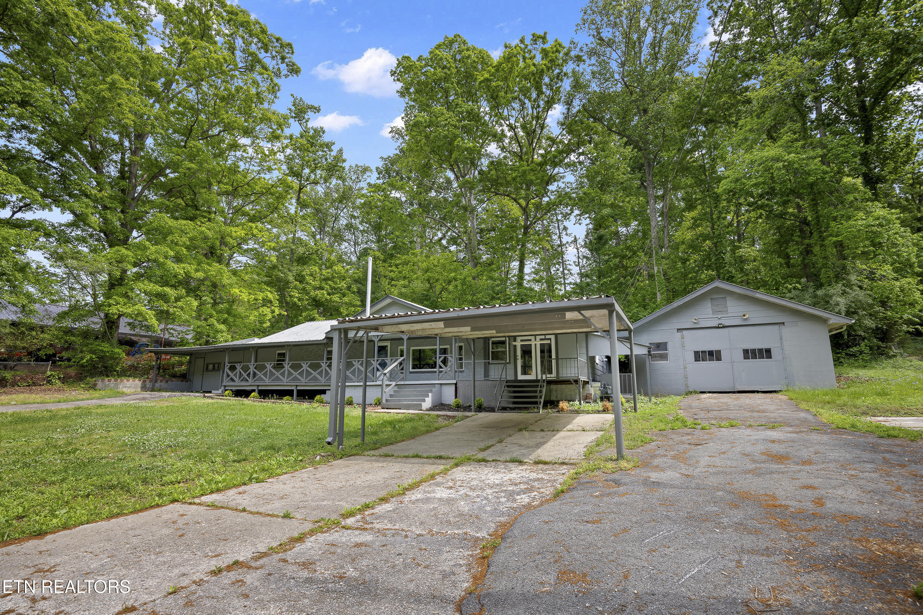 1037 Foust Carney Road Powell TN 37849