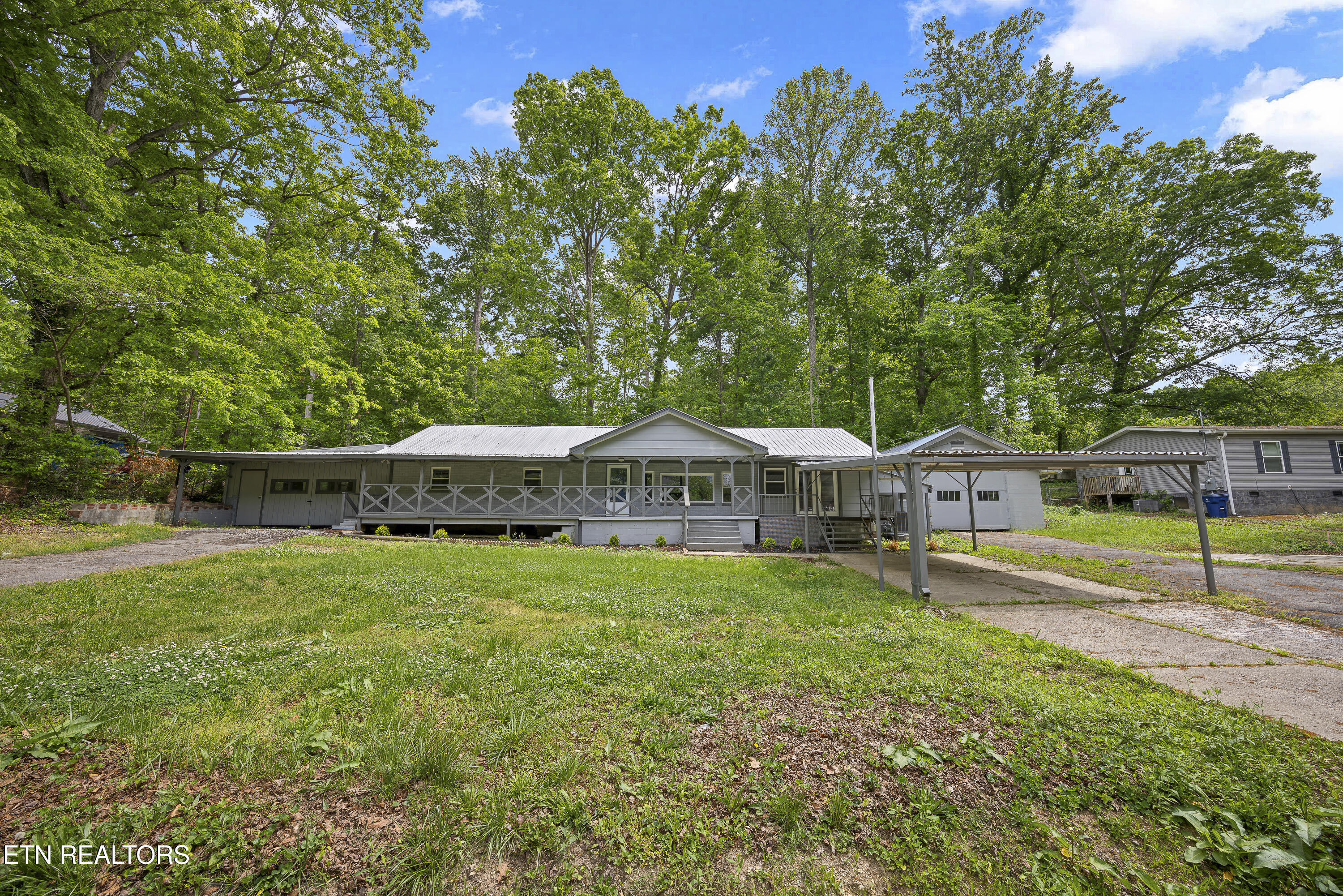 1037 Foust Carney Road Powell TN 37849