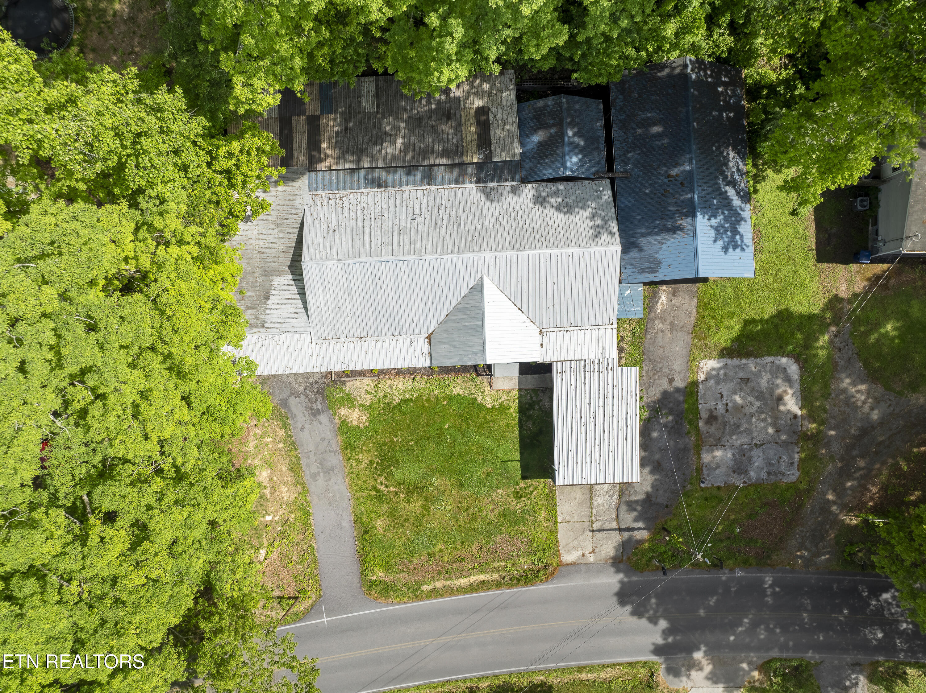 1037 Foust Carney Road Powell TN 37849