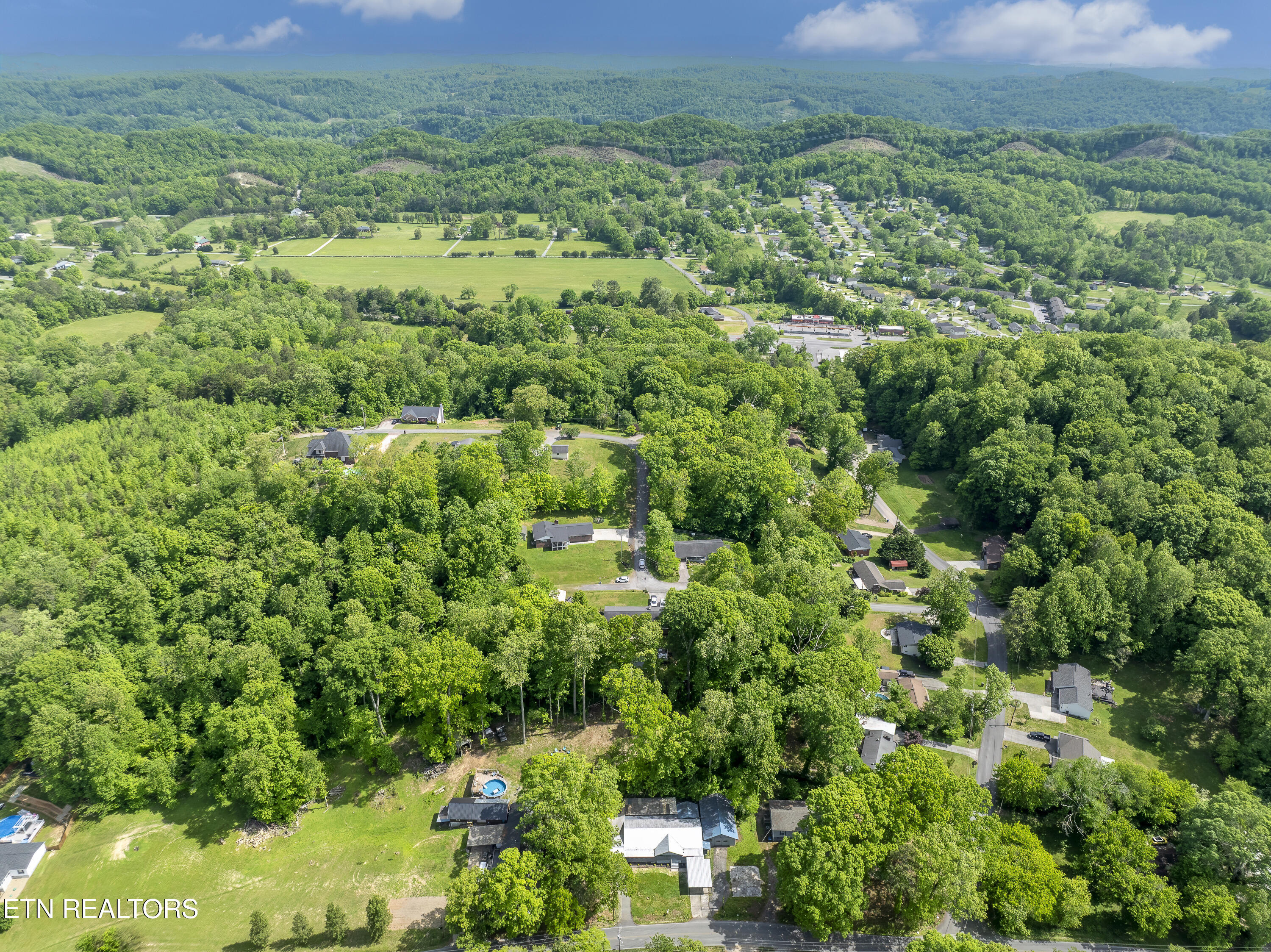 1037 Foust Carney Road Powell TN 37849