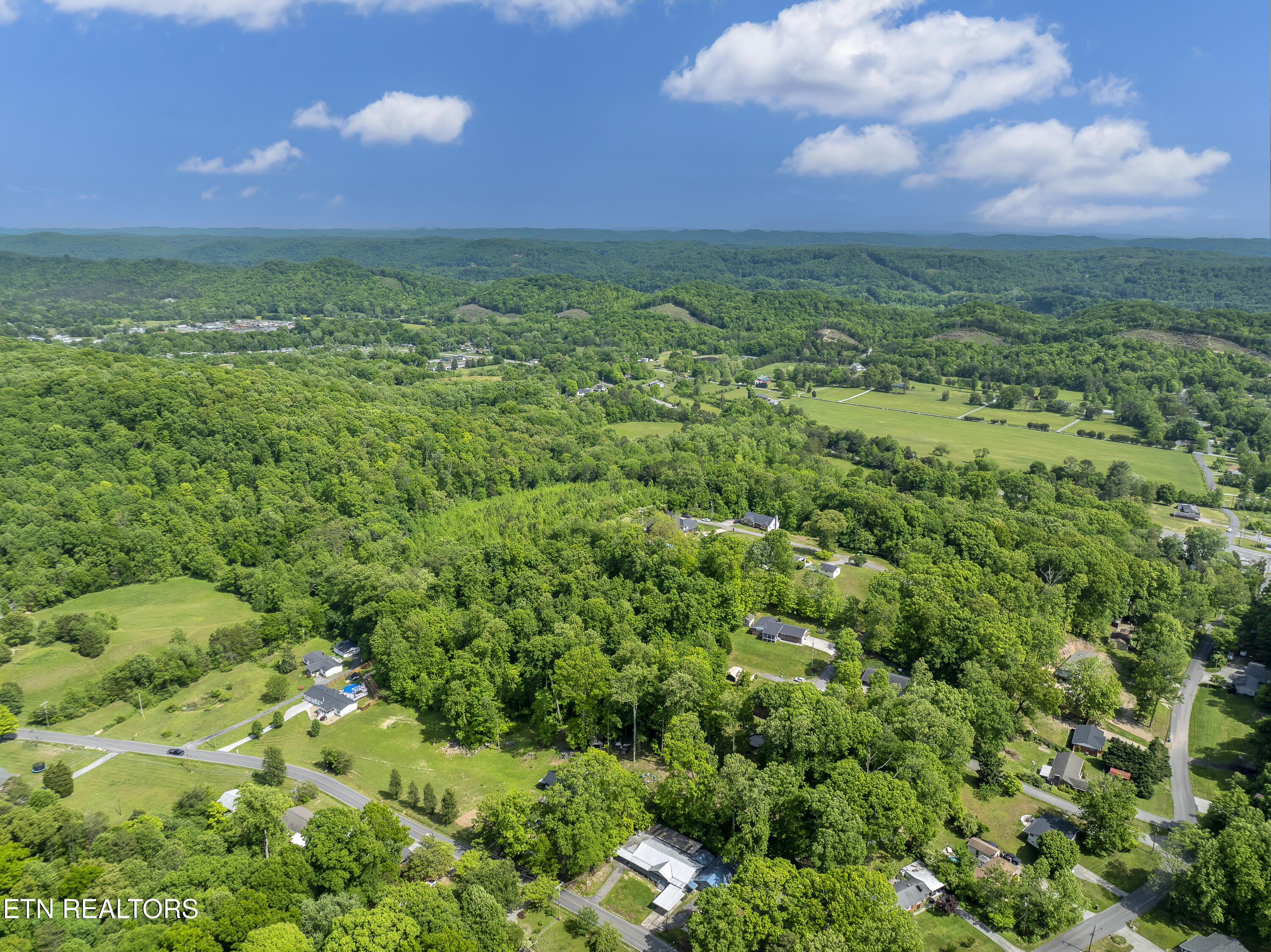 1037 Foust Carney Road Powell TN 37849