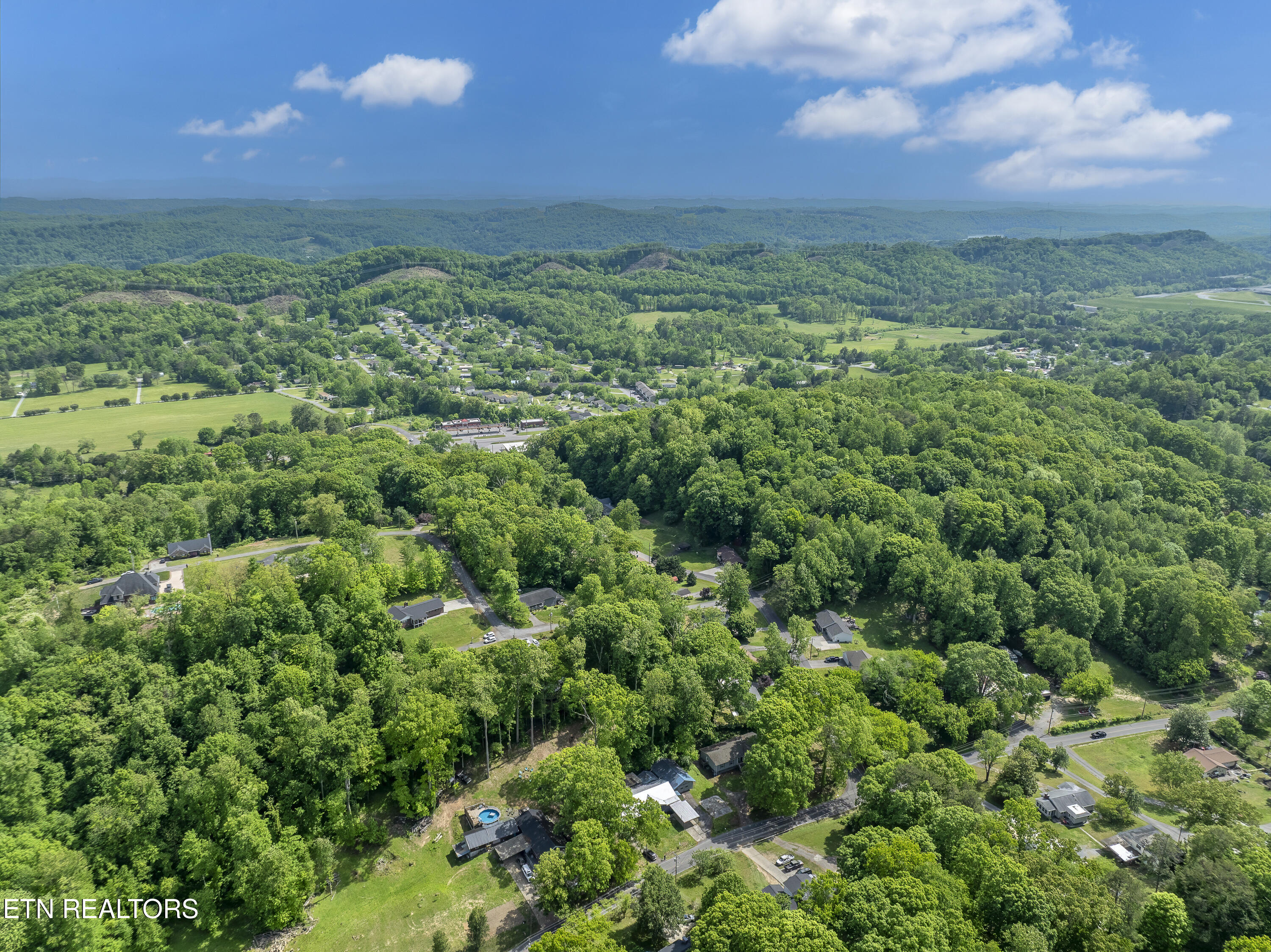 1037 Foust Carney Road Powell TN 37849