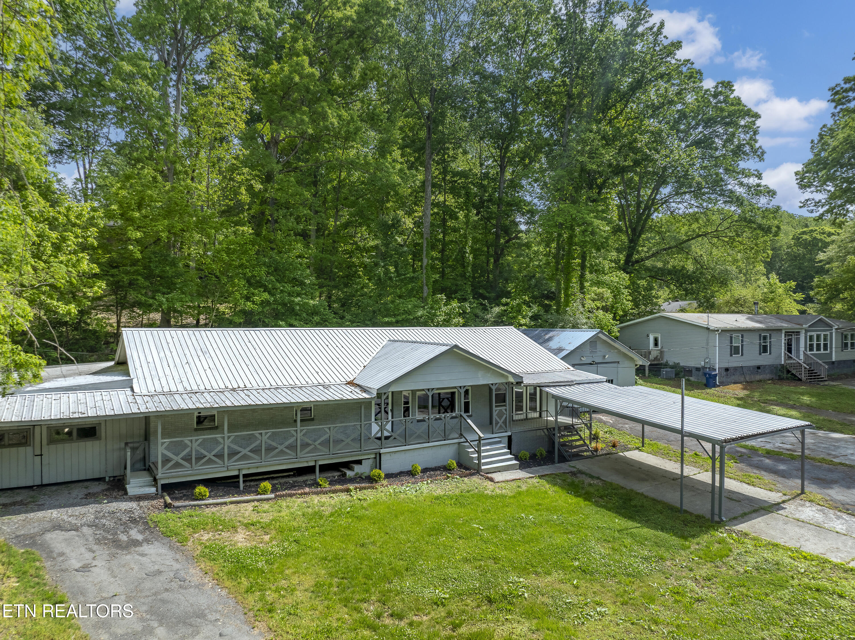 1037 Foust Carney Road Powell TN 37849