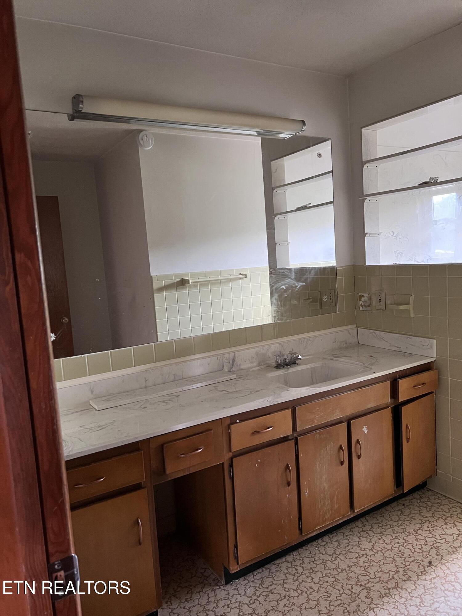 1448/1448B Louisville Road Alcoa TN 37701