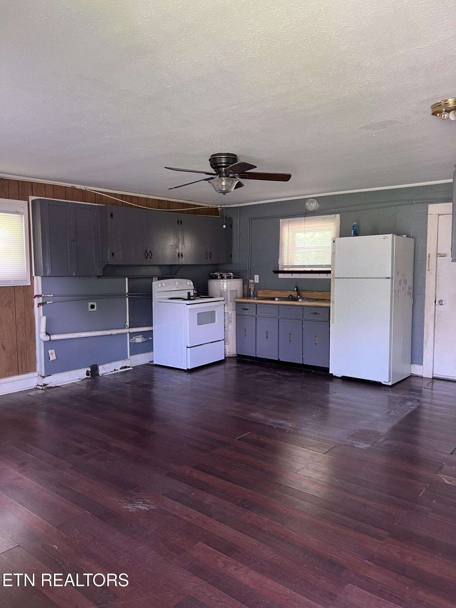 1448/1448B Louisville Road Alcoa TN 37701