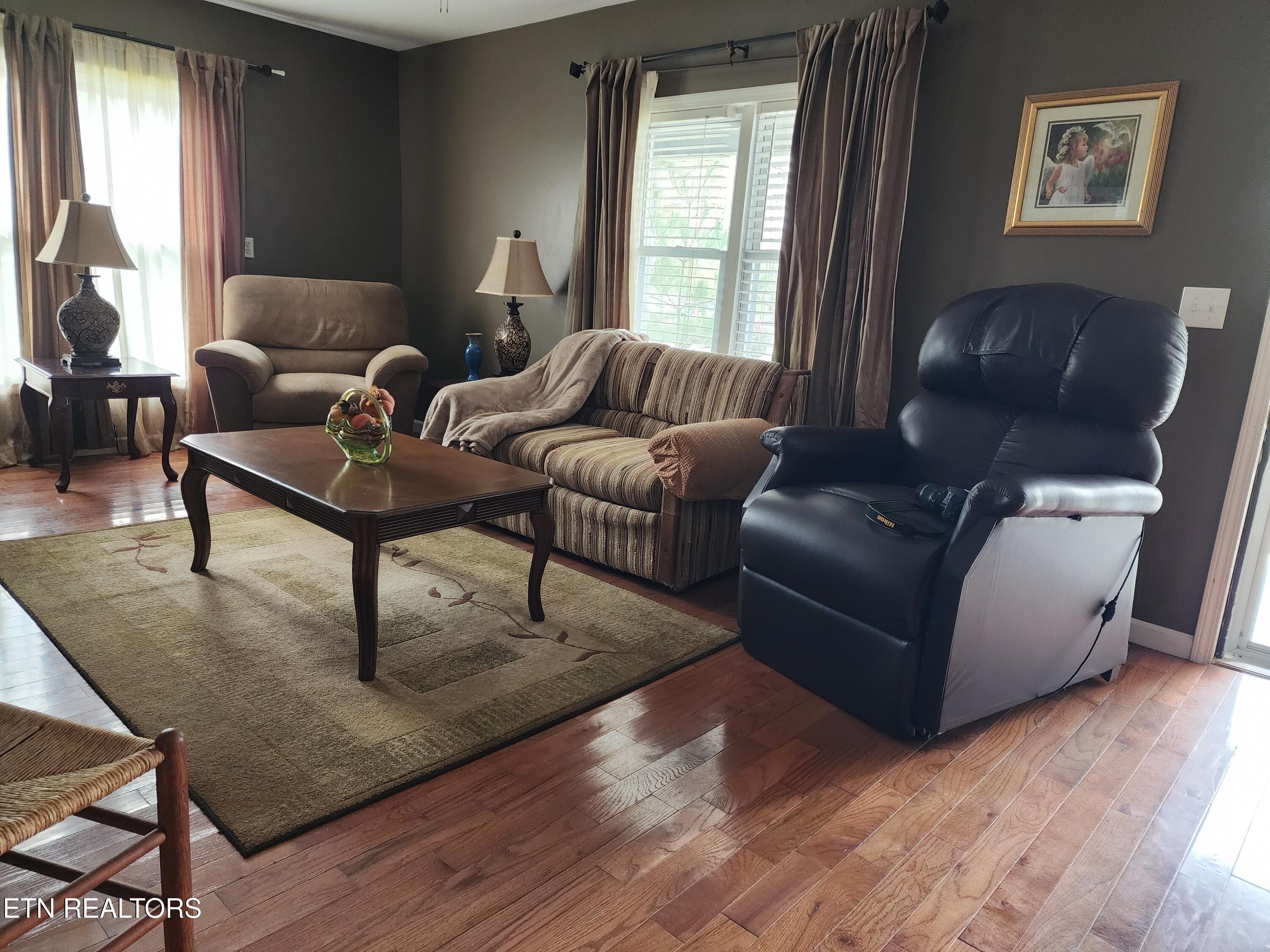 218 East Lake Avenue Celina TN 38551