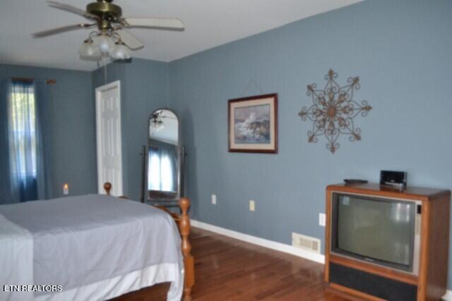 218 East Lake Avenue Celina TN 38551