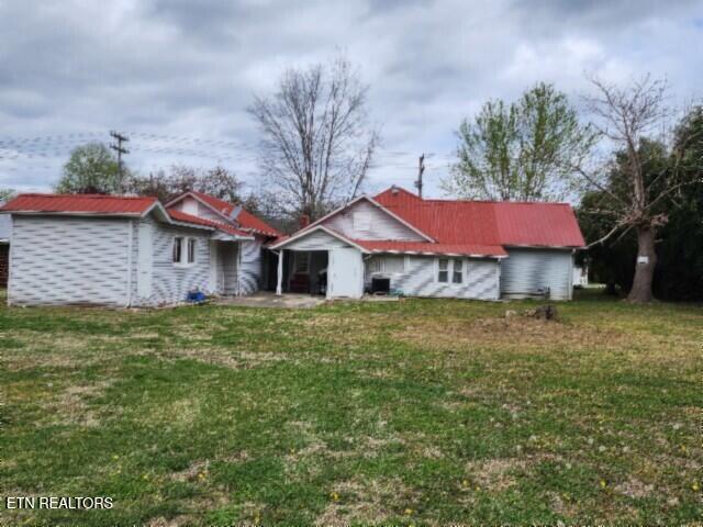 218 East Lake Avenue Celina TN 38551