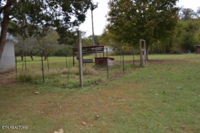218 East Lake Avenue Celina TN 38551