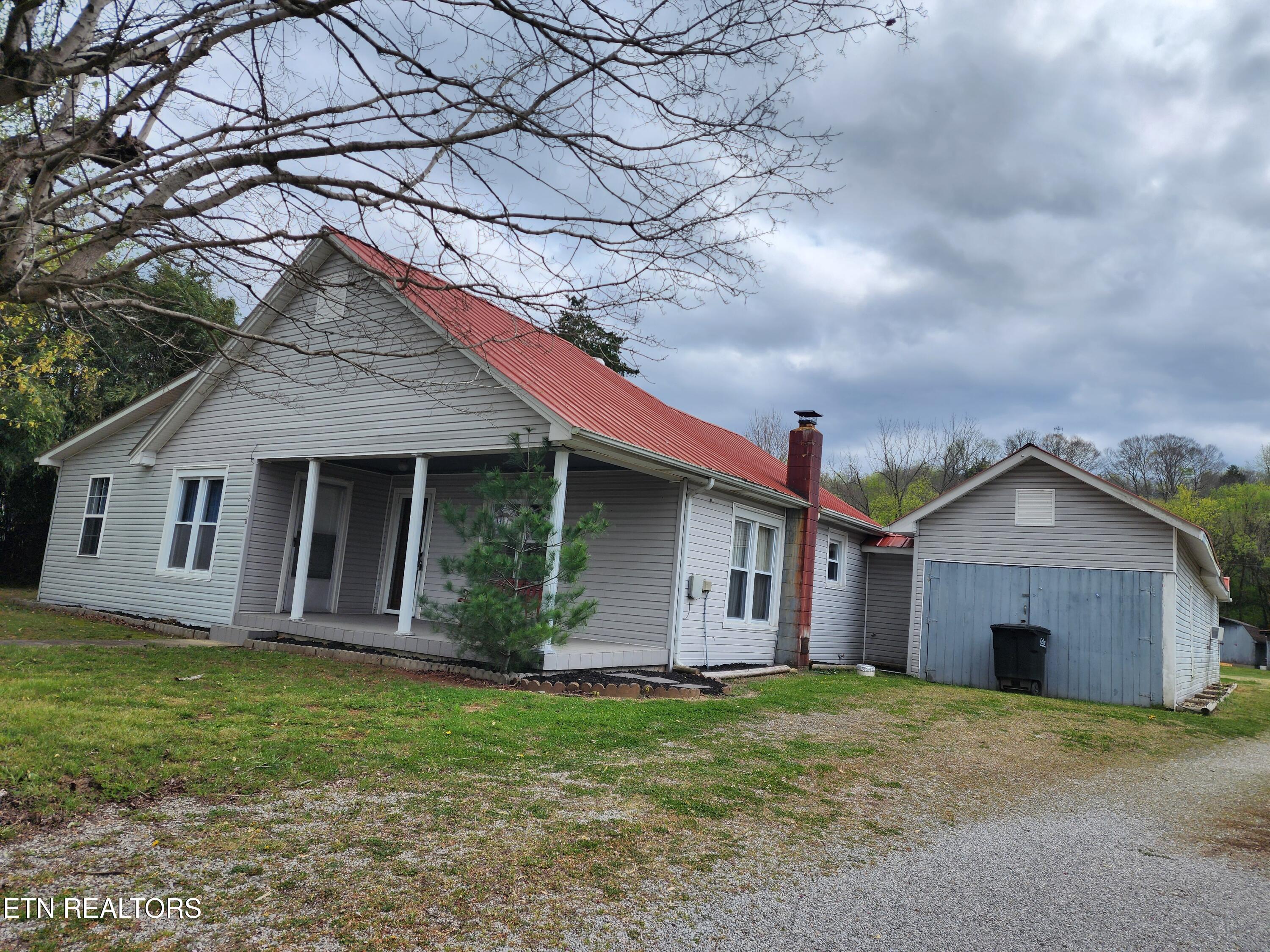218 East Lake Avenue Celina TN 38551