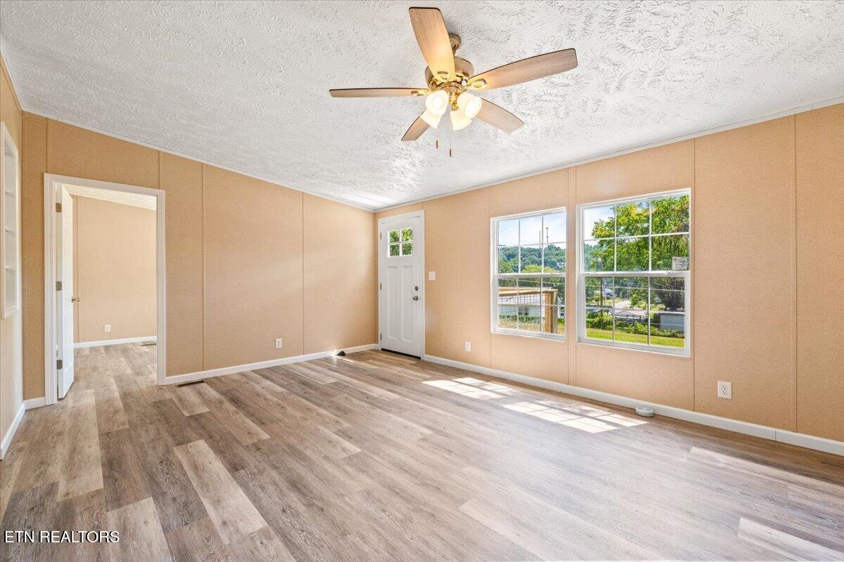 902 W Prospect Street Lafollette TN 37766
